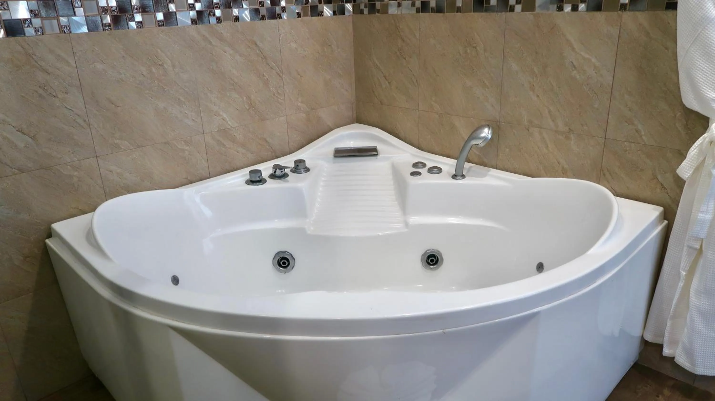 Hot Tub in Jasmine Village