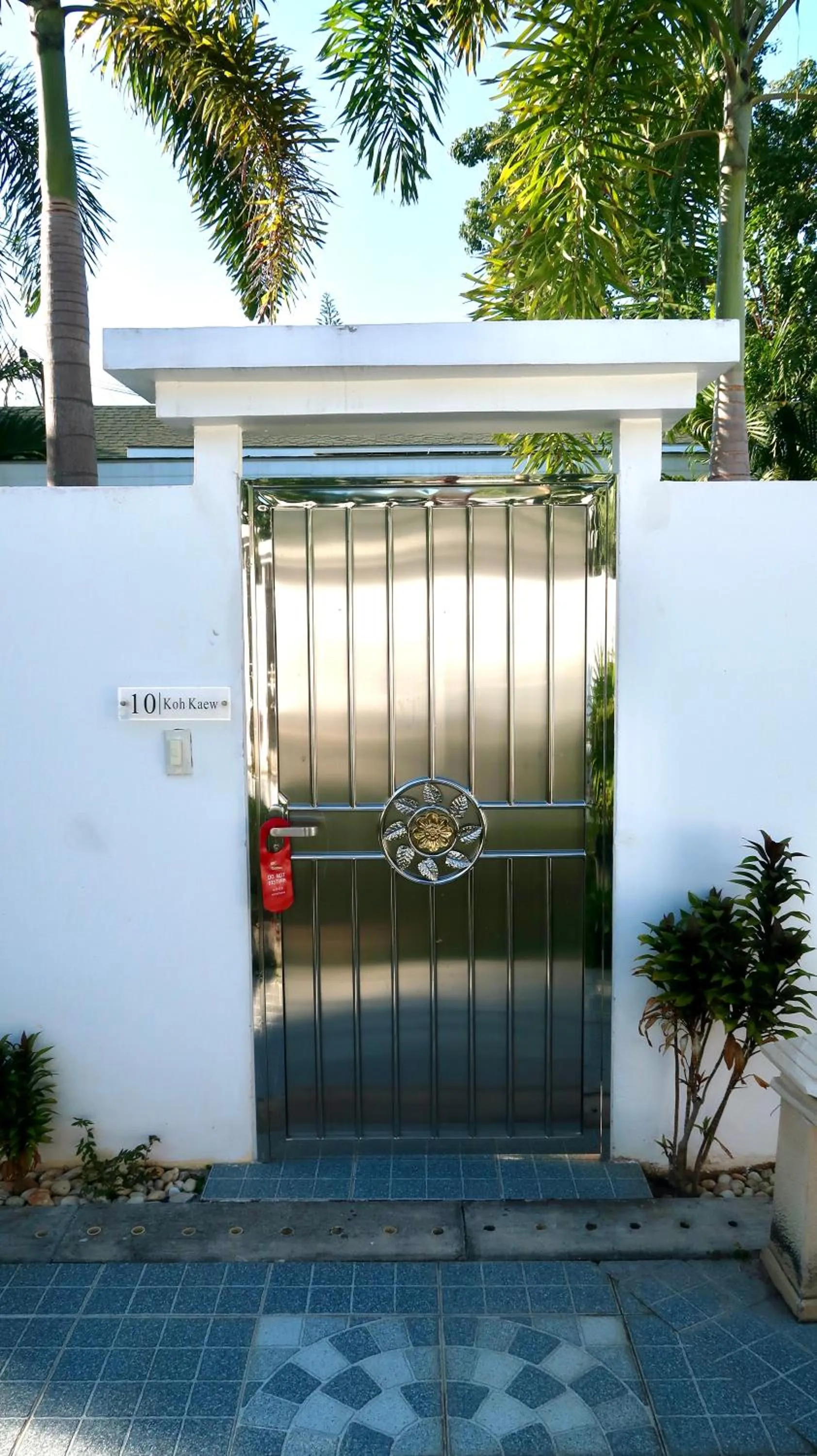 Facade/entrance in Jasmine Village