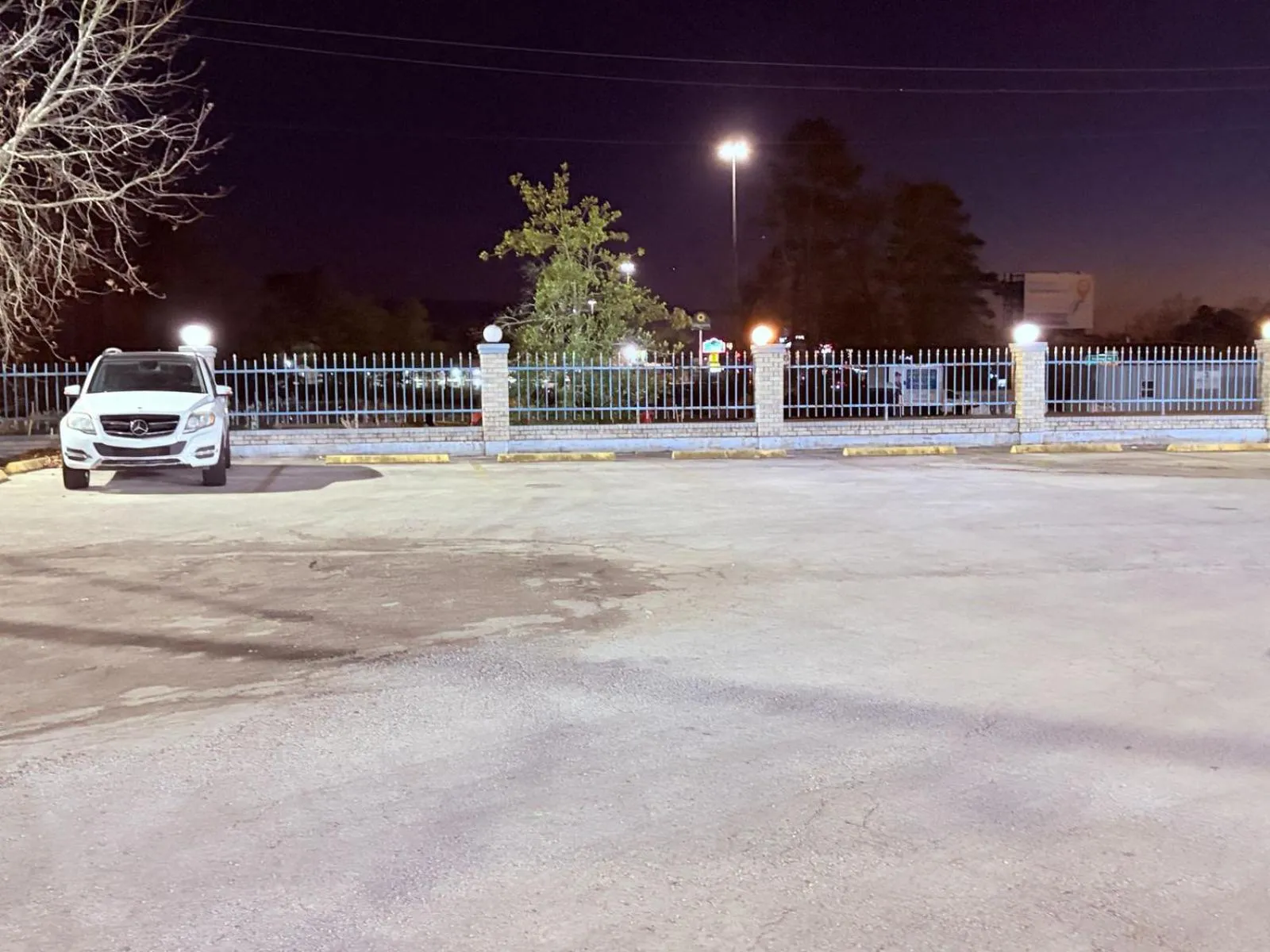 Parking in Executive Inn & Suites Lufkin US 59