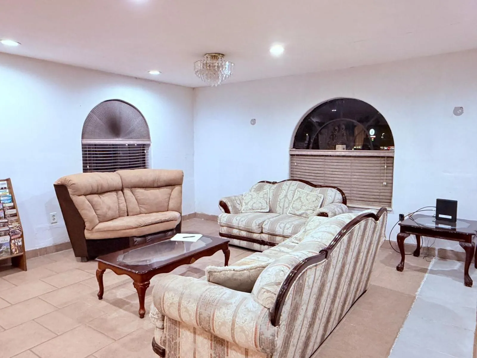 Seating area in Executive Inn & Suites Lufkin US 59