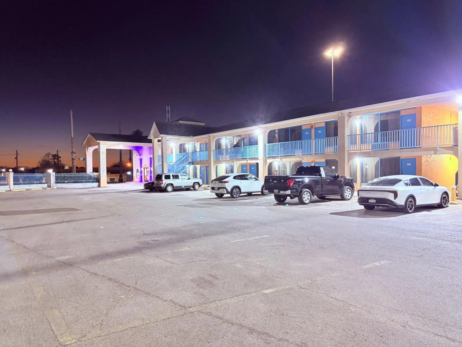 Parking in Executive Inn & Suites Lufkin US 59
