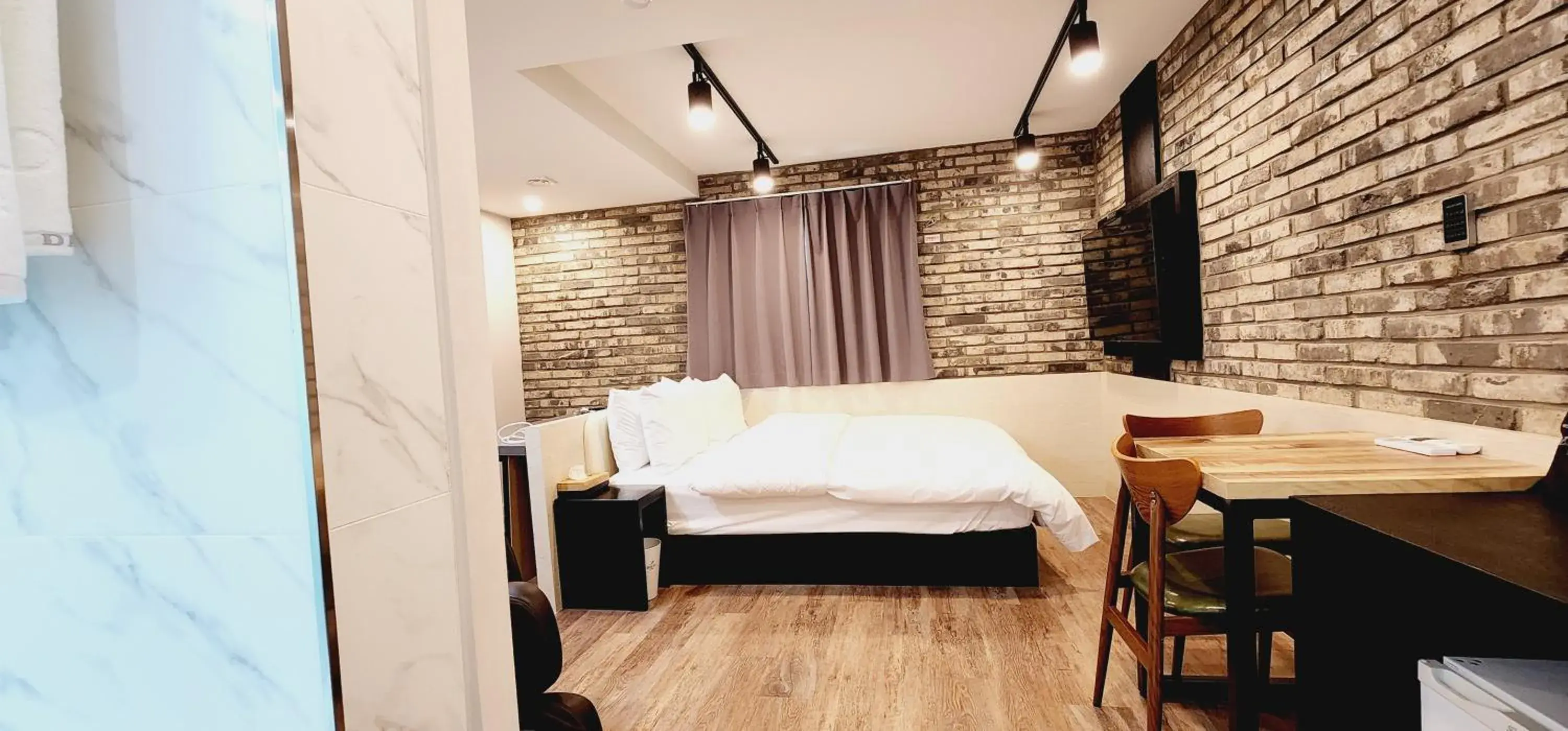 Double Room with Private Bathroom in Daon Hotel Gimhae Injae Double Room with Private Bathroom in Daon Hotel Gimhae Injae