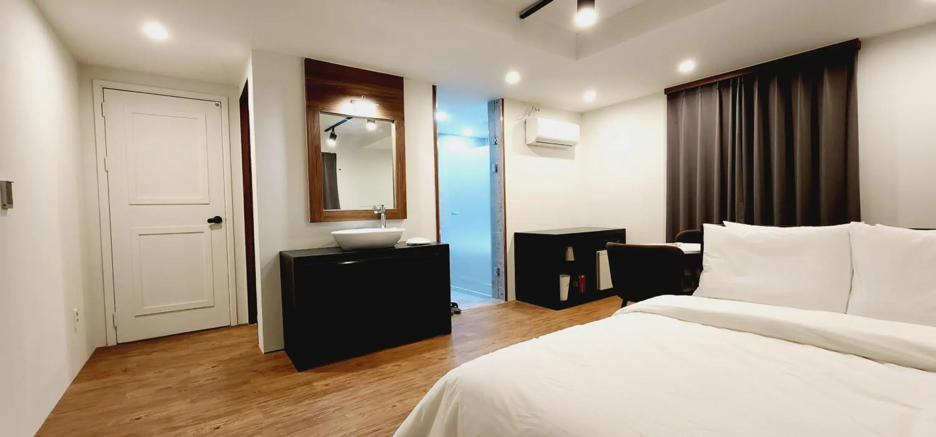 Double Room with Terrace in Daon Hotel Gimhae Injae Double Room with Terrace in Daon Hotel Gimhae Injae