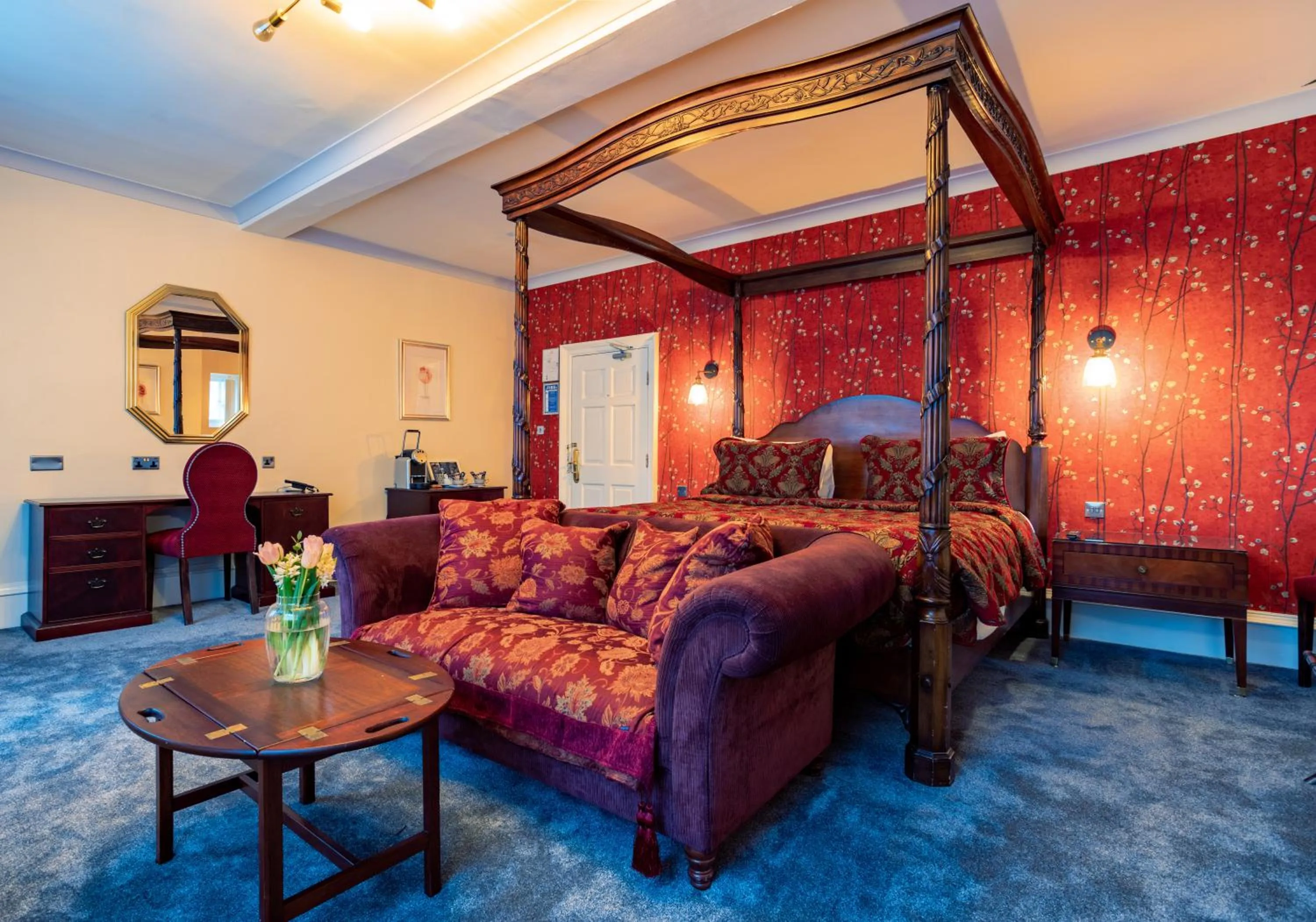 Photo of the whole room, Bed in Weetwood Hall Estate