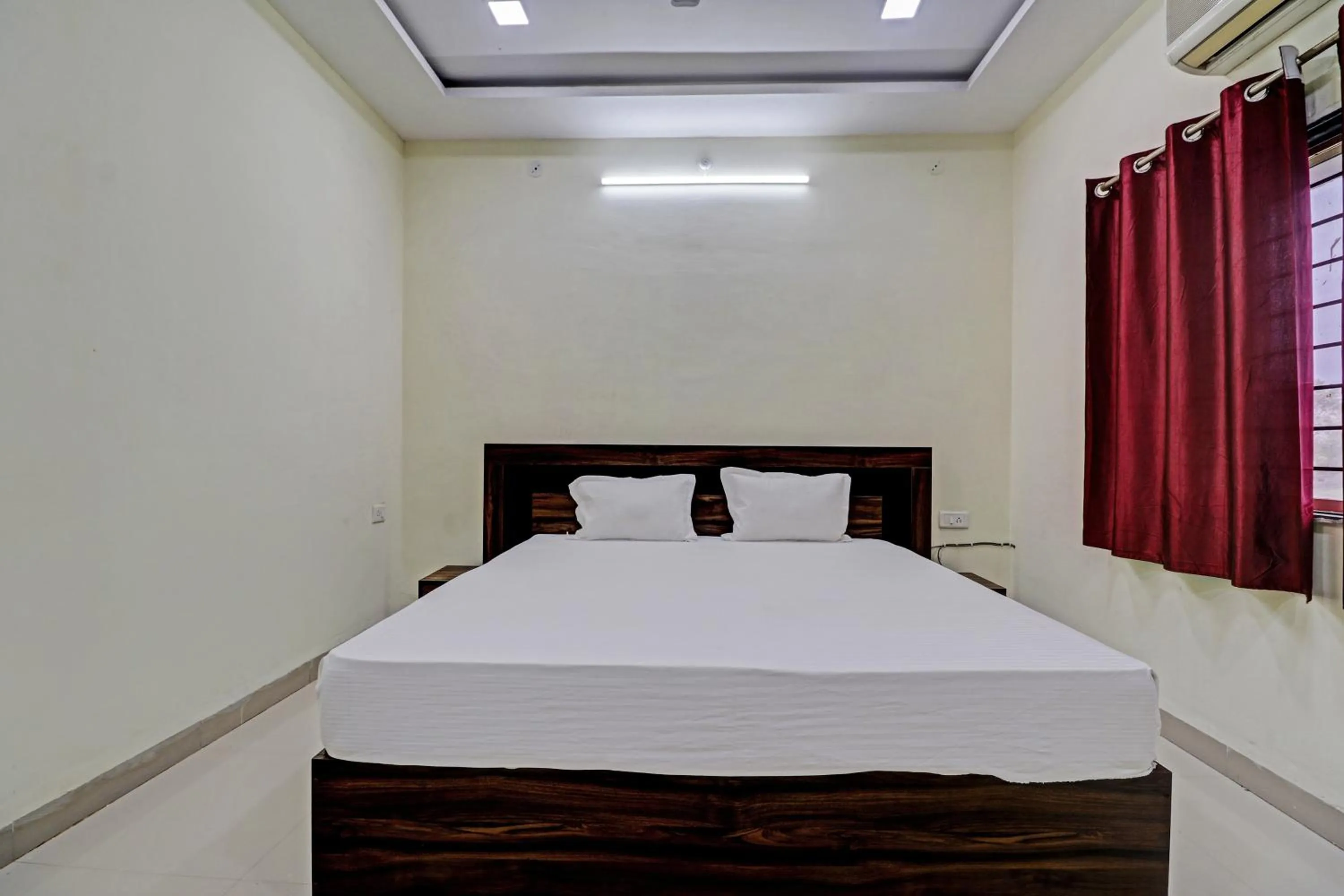 Bedroom, Bed in HOTEL O MIDWAY TREAT DHAR
