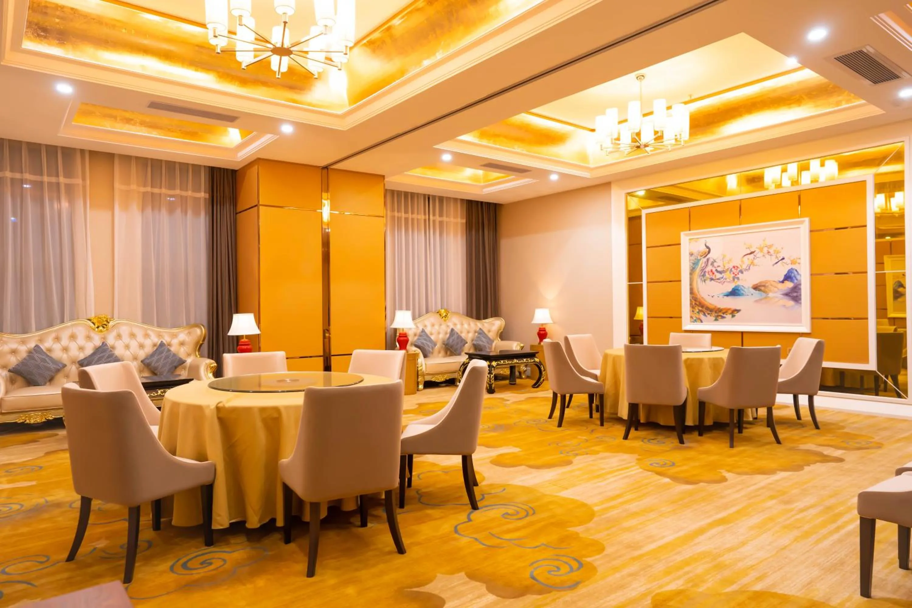 Restaurant/places to eat in ST Vegas Hotel