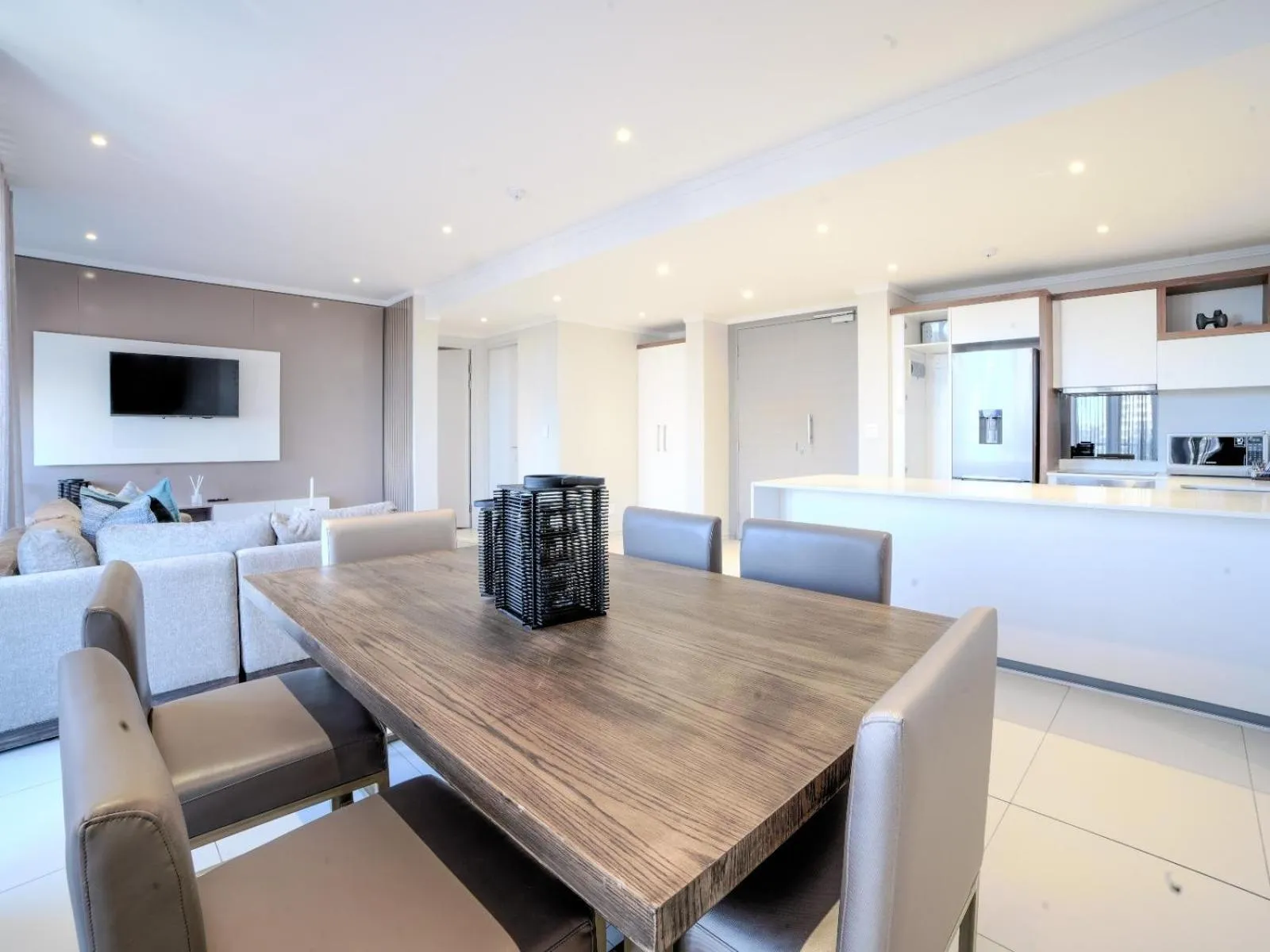 Kitchen or kitchenette in Masingita Towers Hotel and SPA