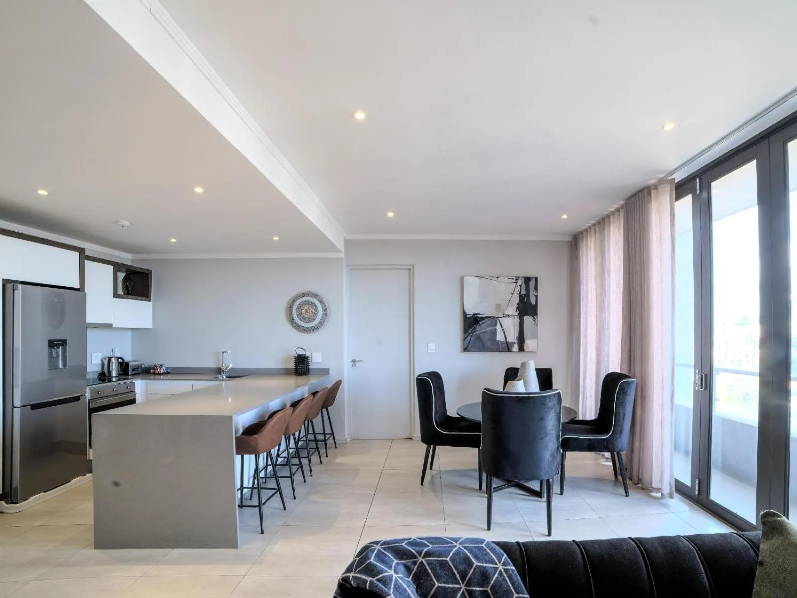 Kitchen or kitchenette in Masingita Towers Hotel and SPA