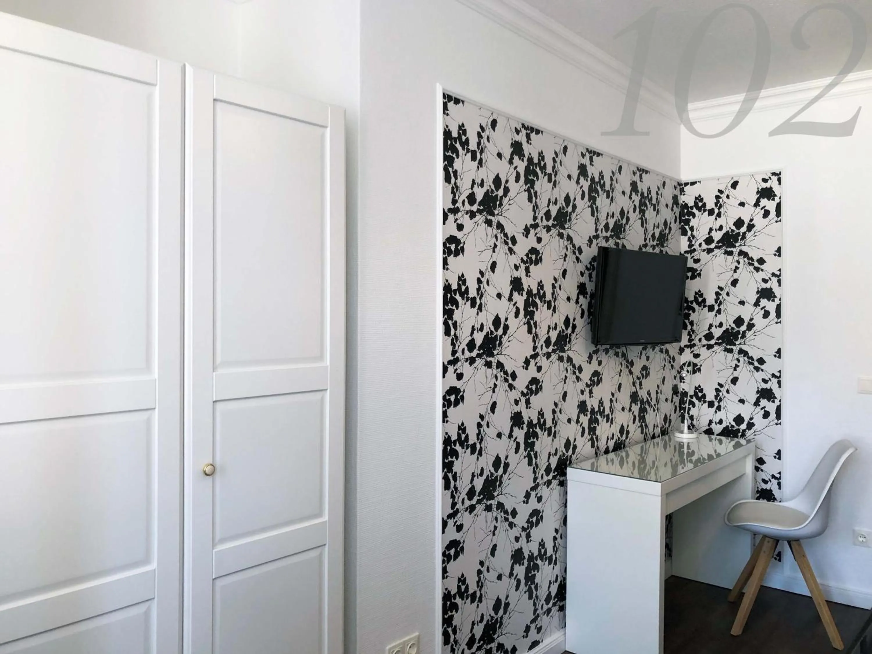 wardrobe in Rein Klassik Hotel