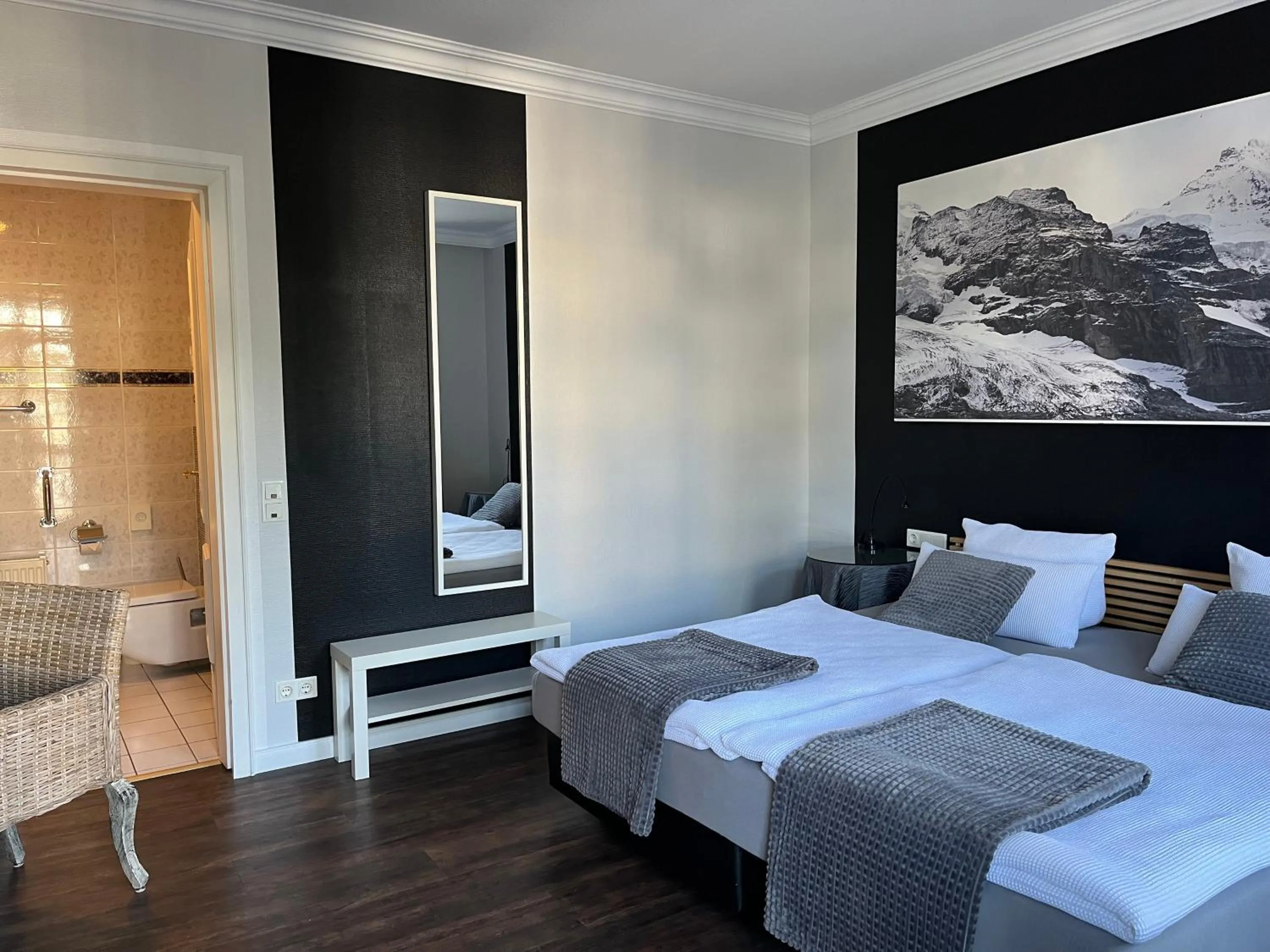 Photo of the whole room, Bed in Rein Klassik Hotel