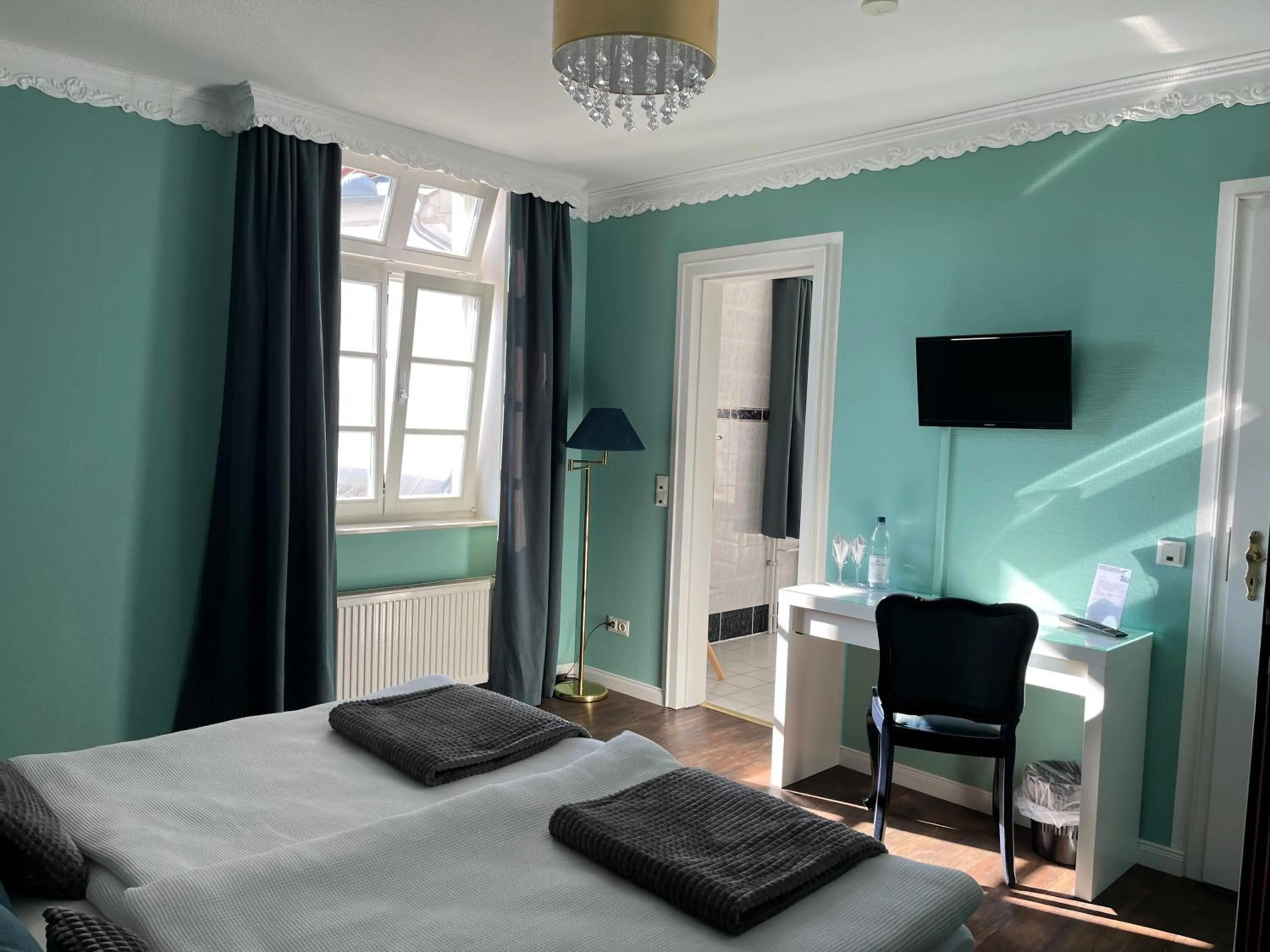 Photo of the whole room, Bed in Rein Klassik Hotel