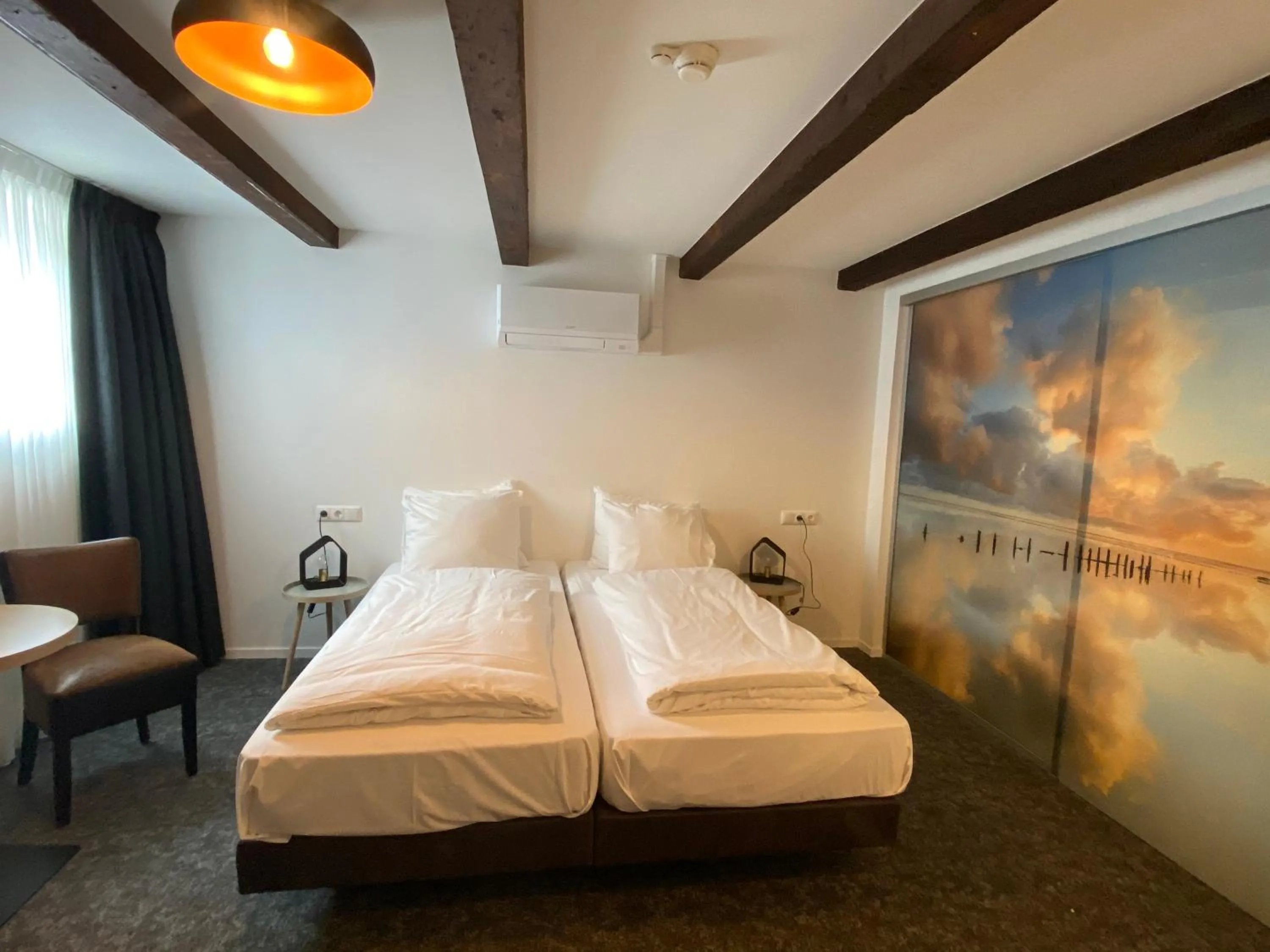 Photo of the whole room, Bed in Hotel Restaurant De Stadsherberg