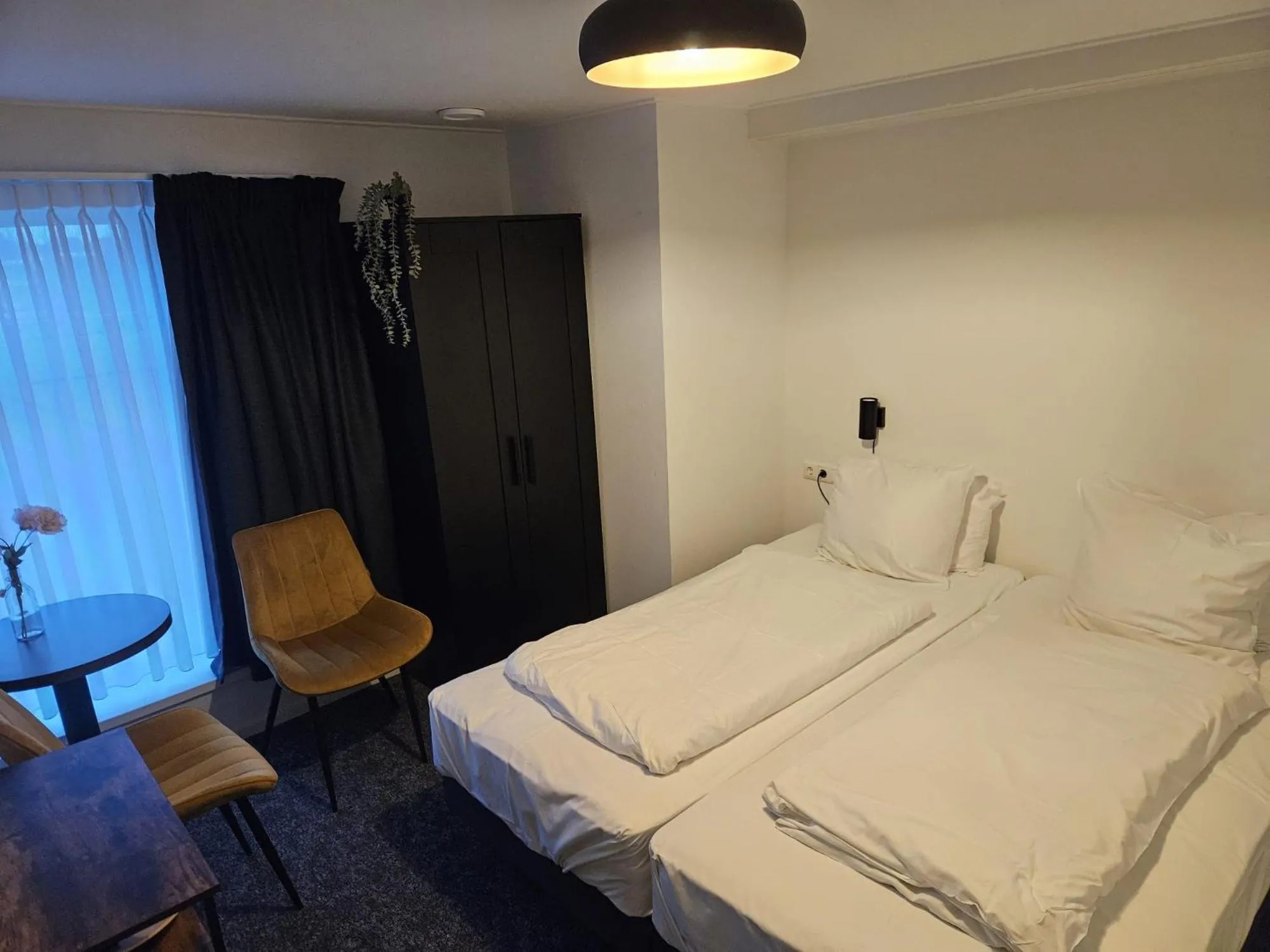 Photo of the whole room, Bed in Hotel Restaurant De Stadsherberg