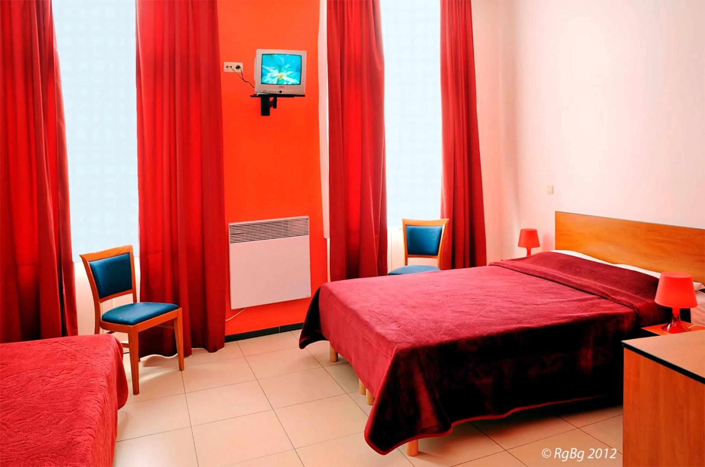 Photo of the whole room, Bed in Hotel The Moon