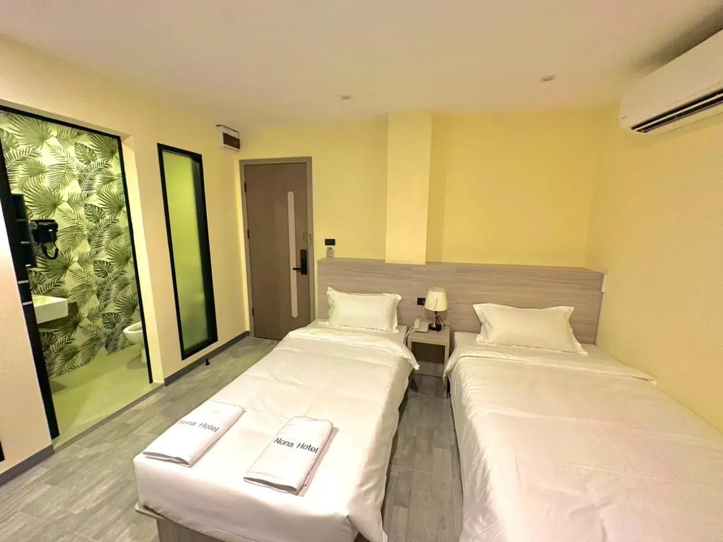 Standard Twin Room in Nona Hotel, Bangkok Standard Twin Room in Nona Hotel, Bangkok