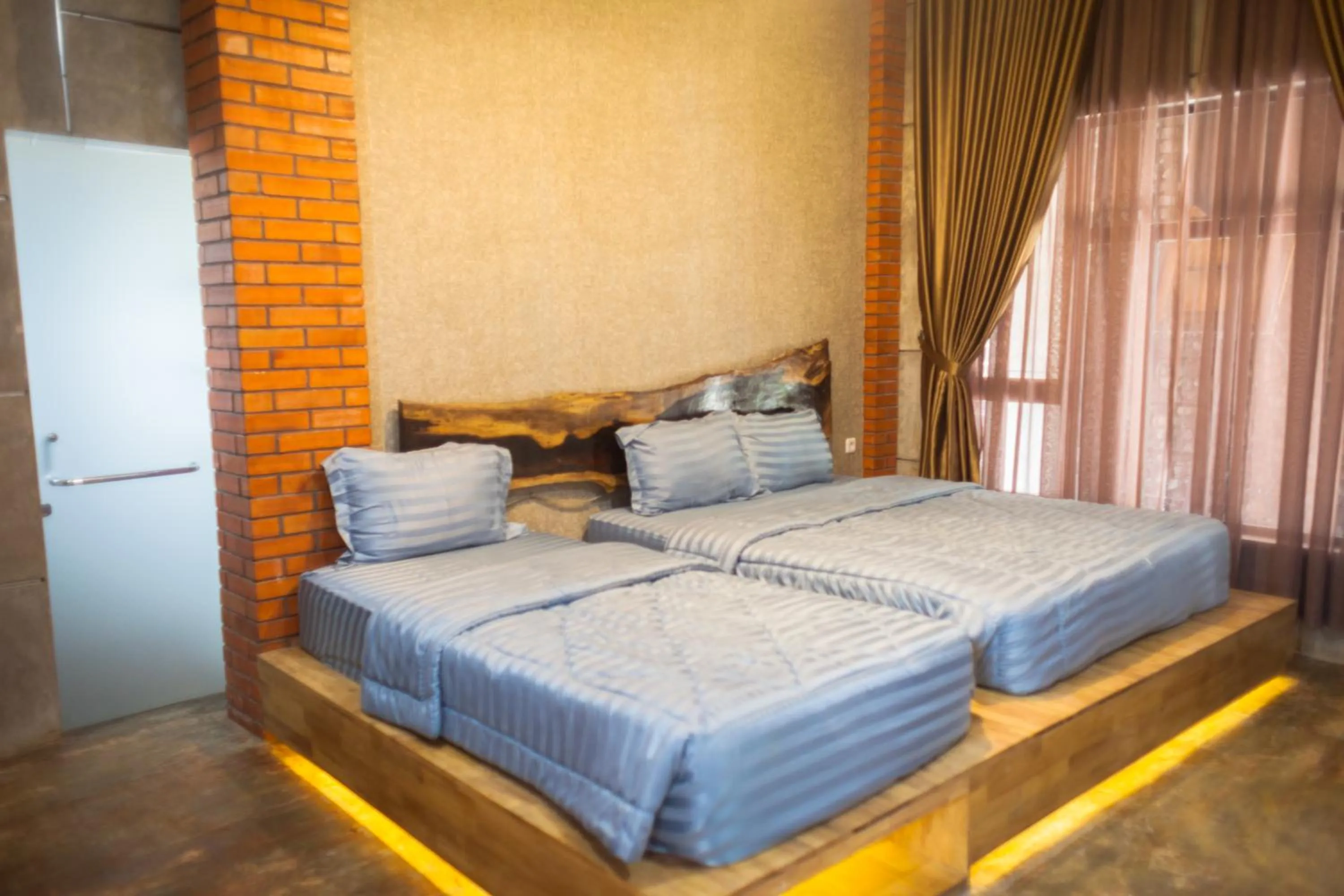 Bed in Pariban Hotel