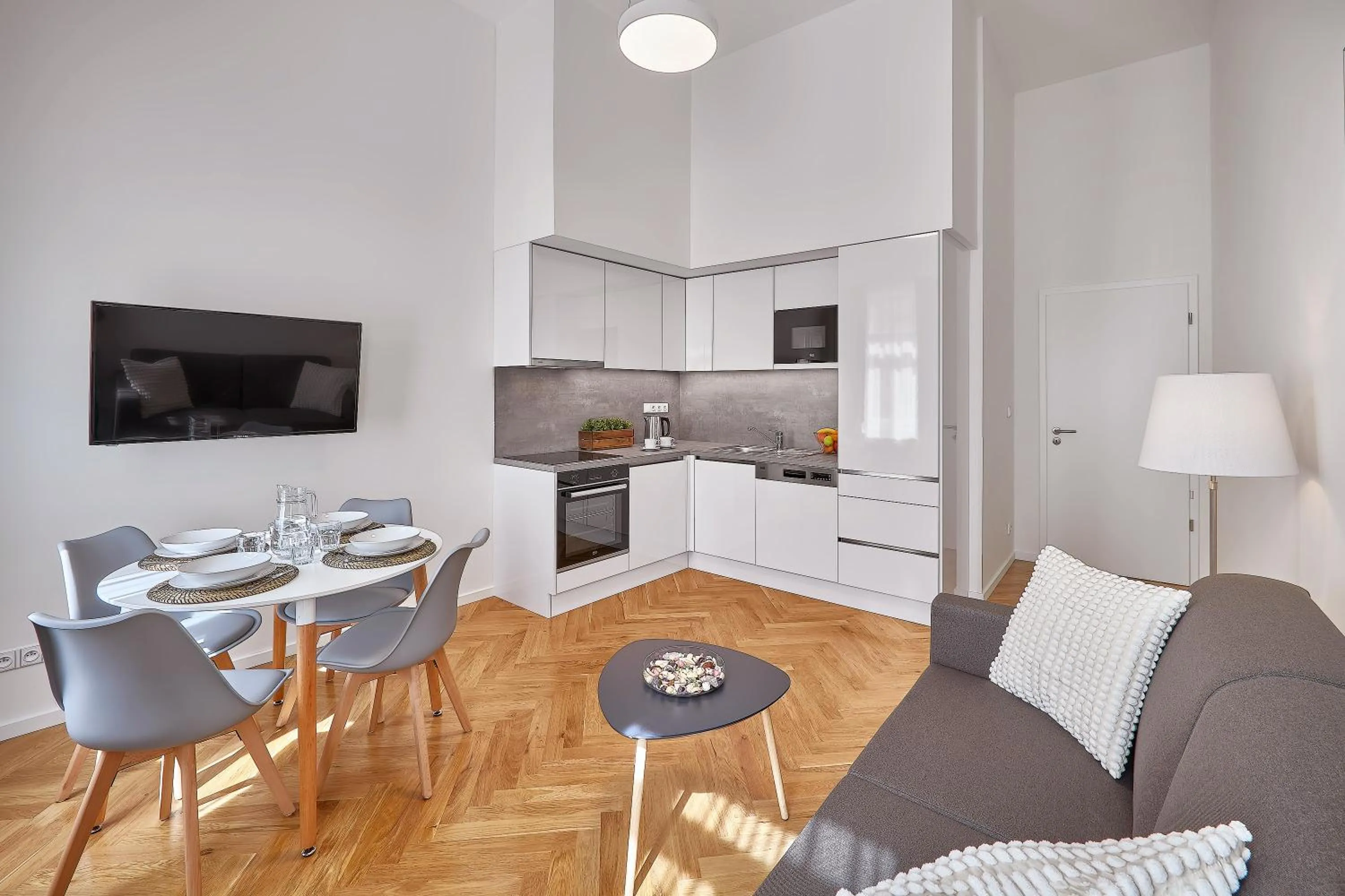 TV and multimedia in DownTown Suites Rubesova