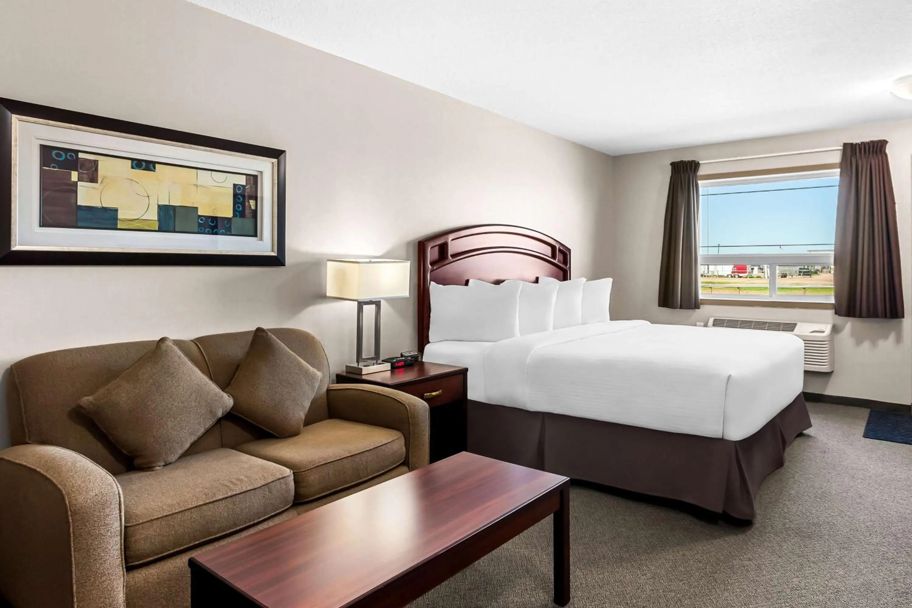 Bedroom, Bed in SureStay Hotel by Best Western Bassano