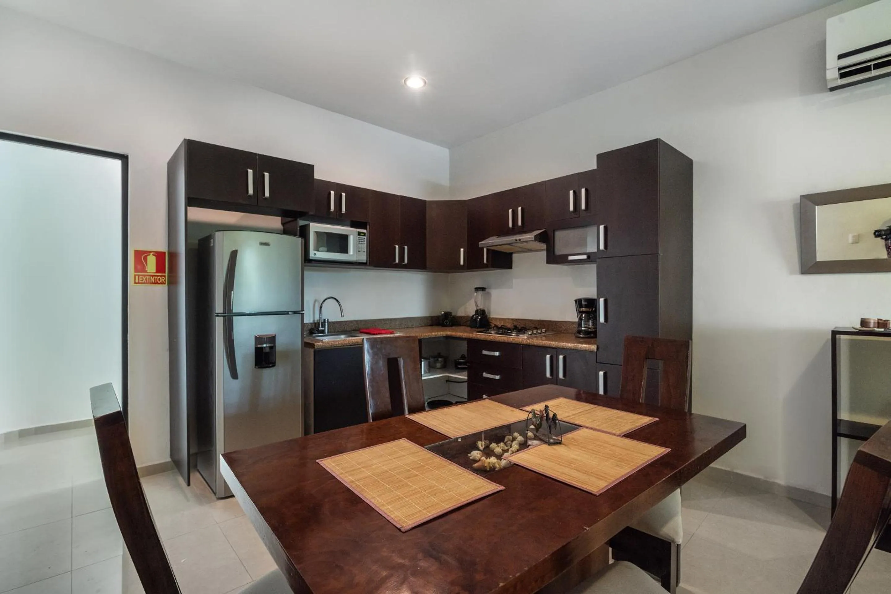 Kitchen or kitchenette in Villas Akalan