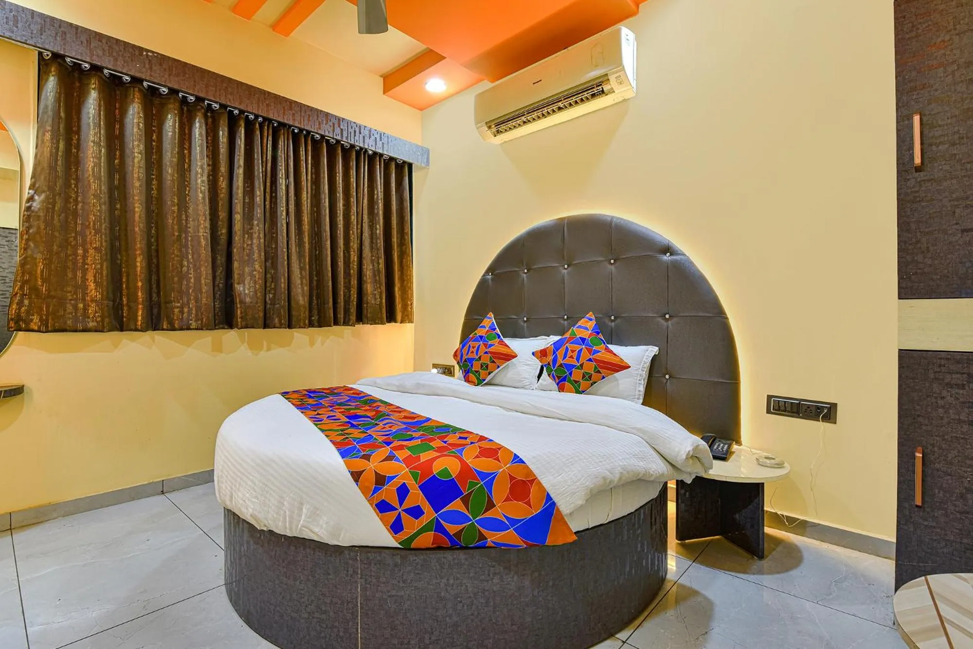 Bed in FabHotel Max Inn - Inside Himalaya Square