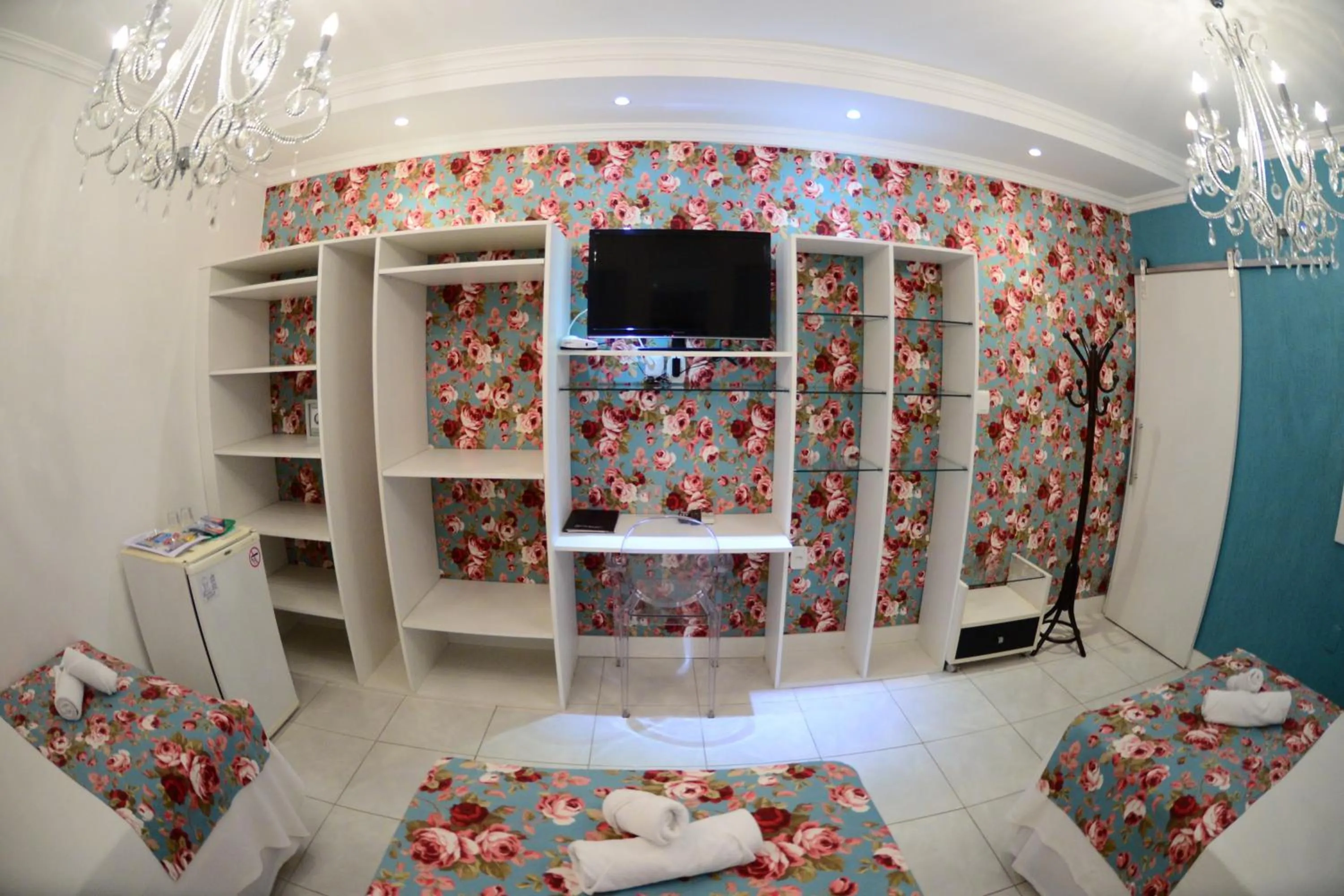 Bed in Germanias Blumen Hotel