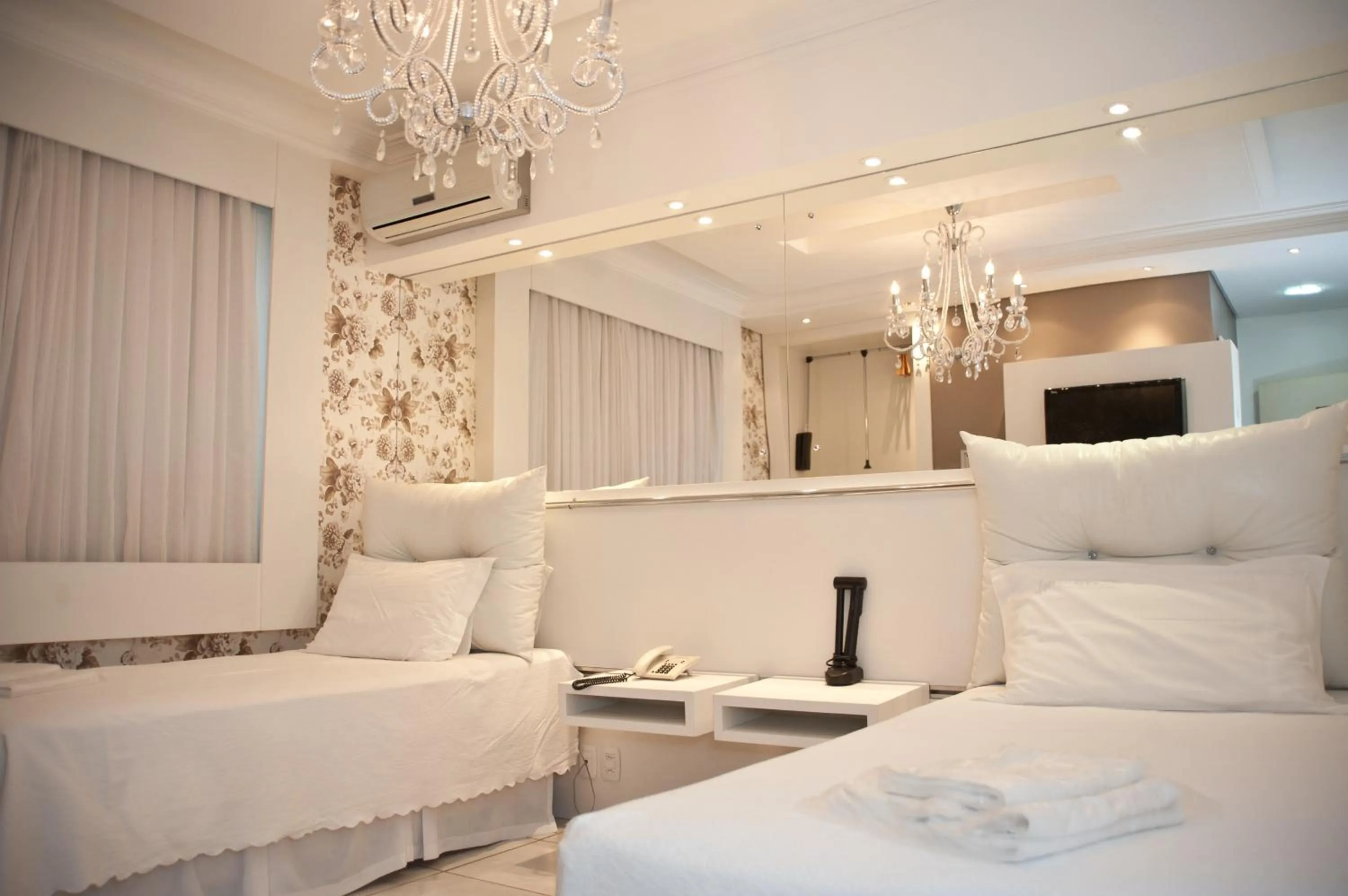 Bedroom, Bed in Germanias Blumen Hotel