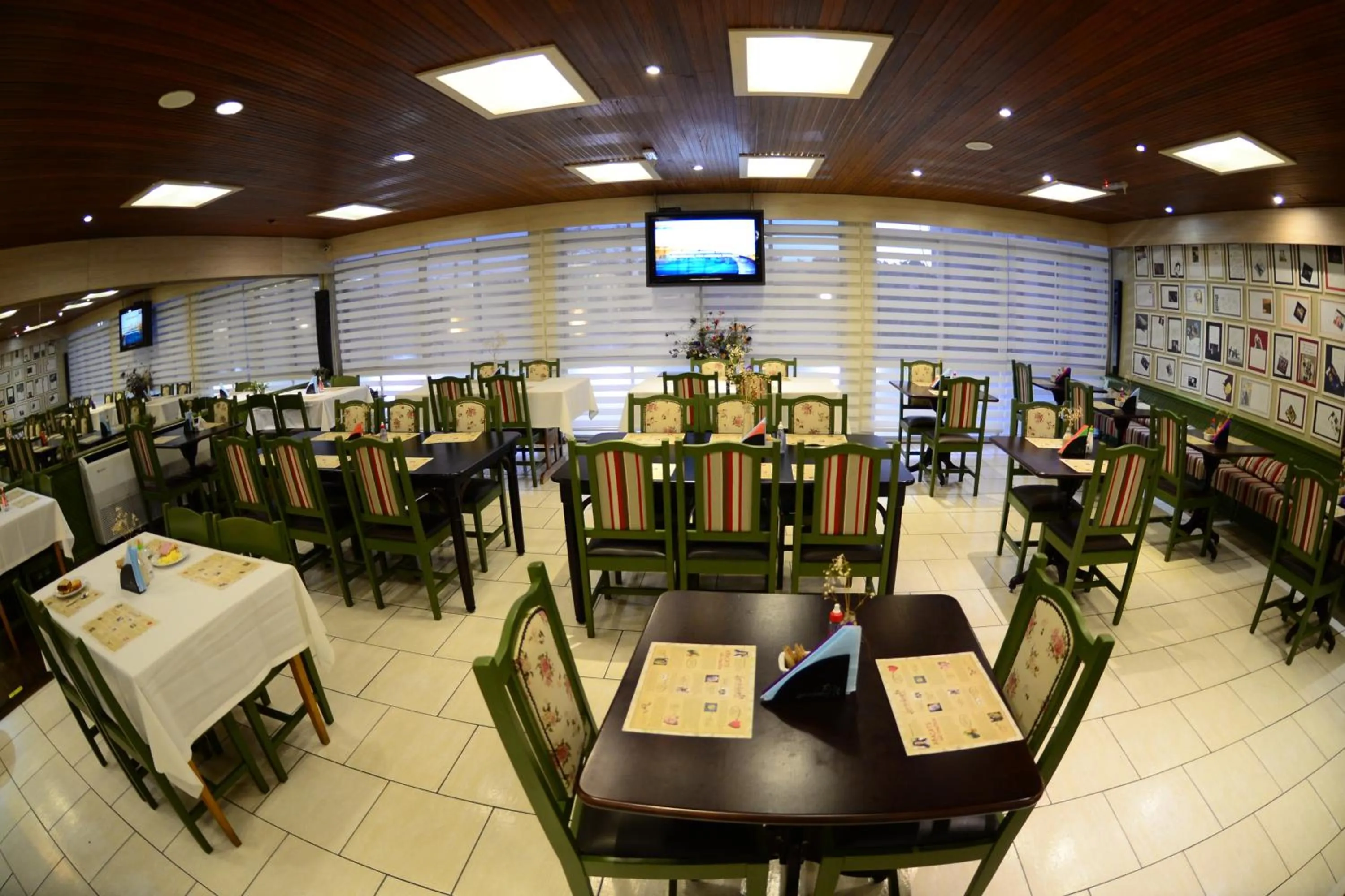 Dinner in Germanias Blumen Hotel