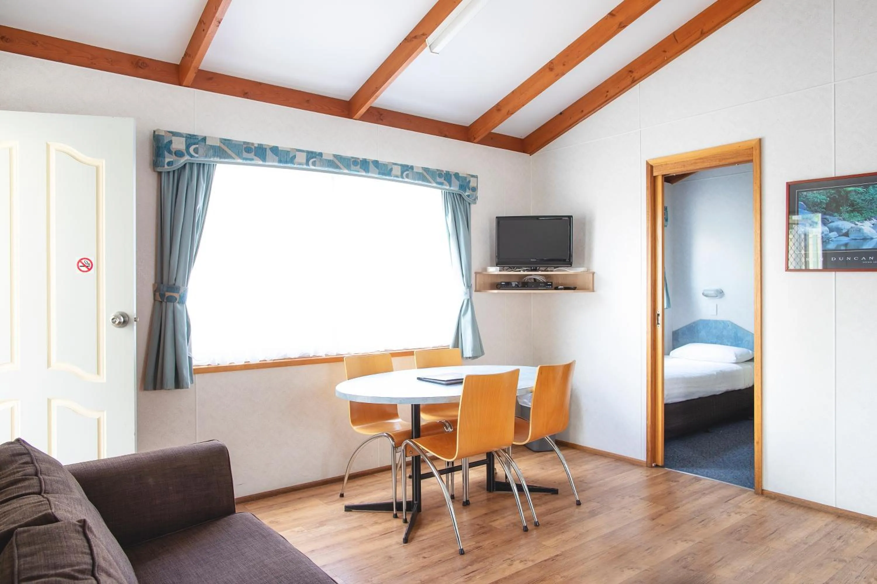 Living room, Bed in BIG4 Ingenia Holidays Inverloch