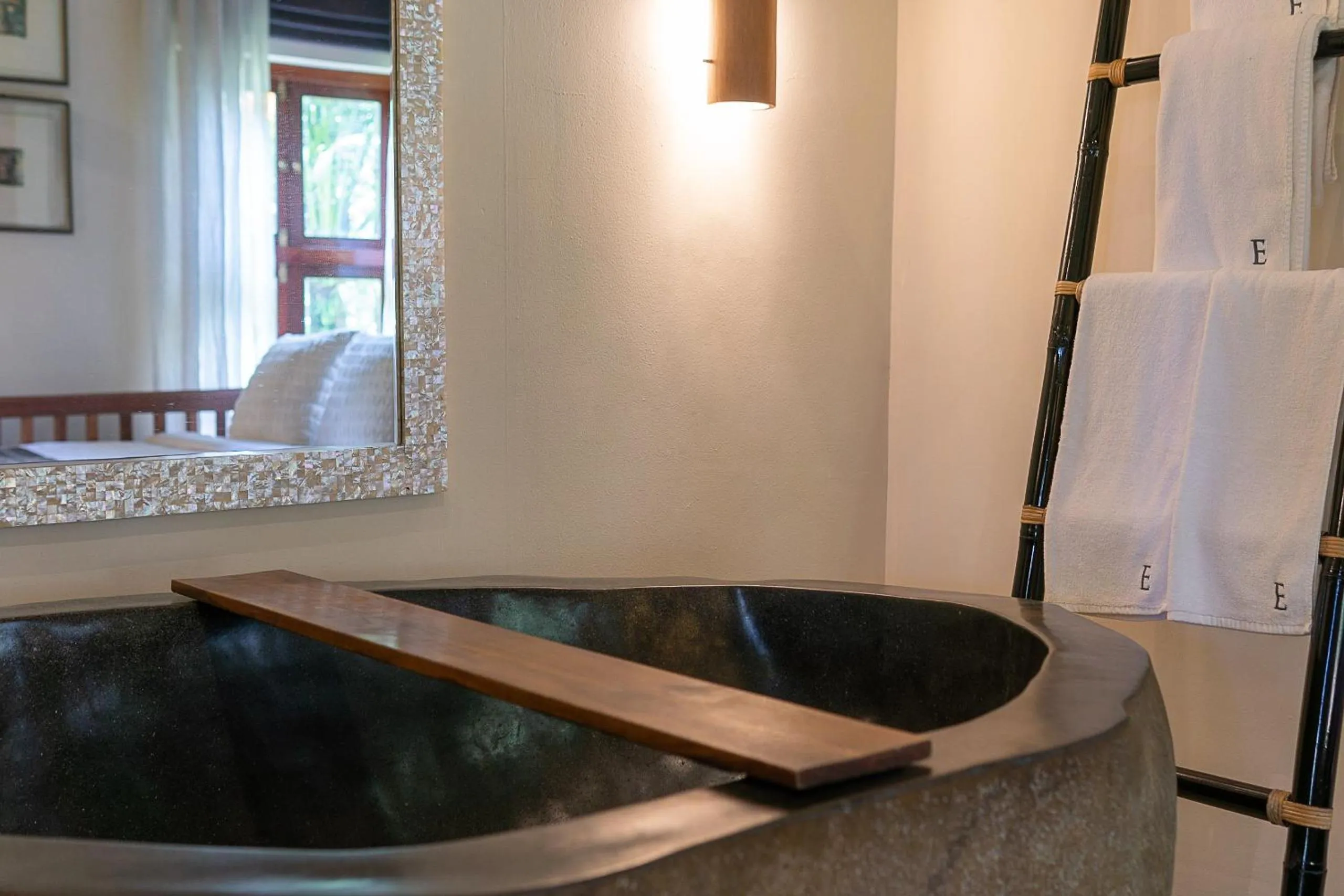 Bath in Eraeliya Villas & Gardens