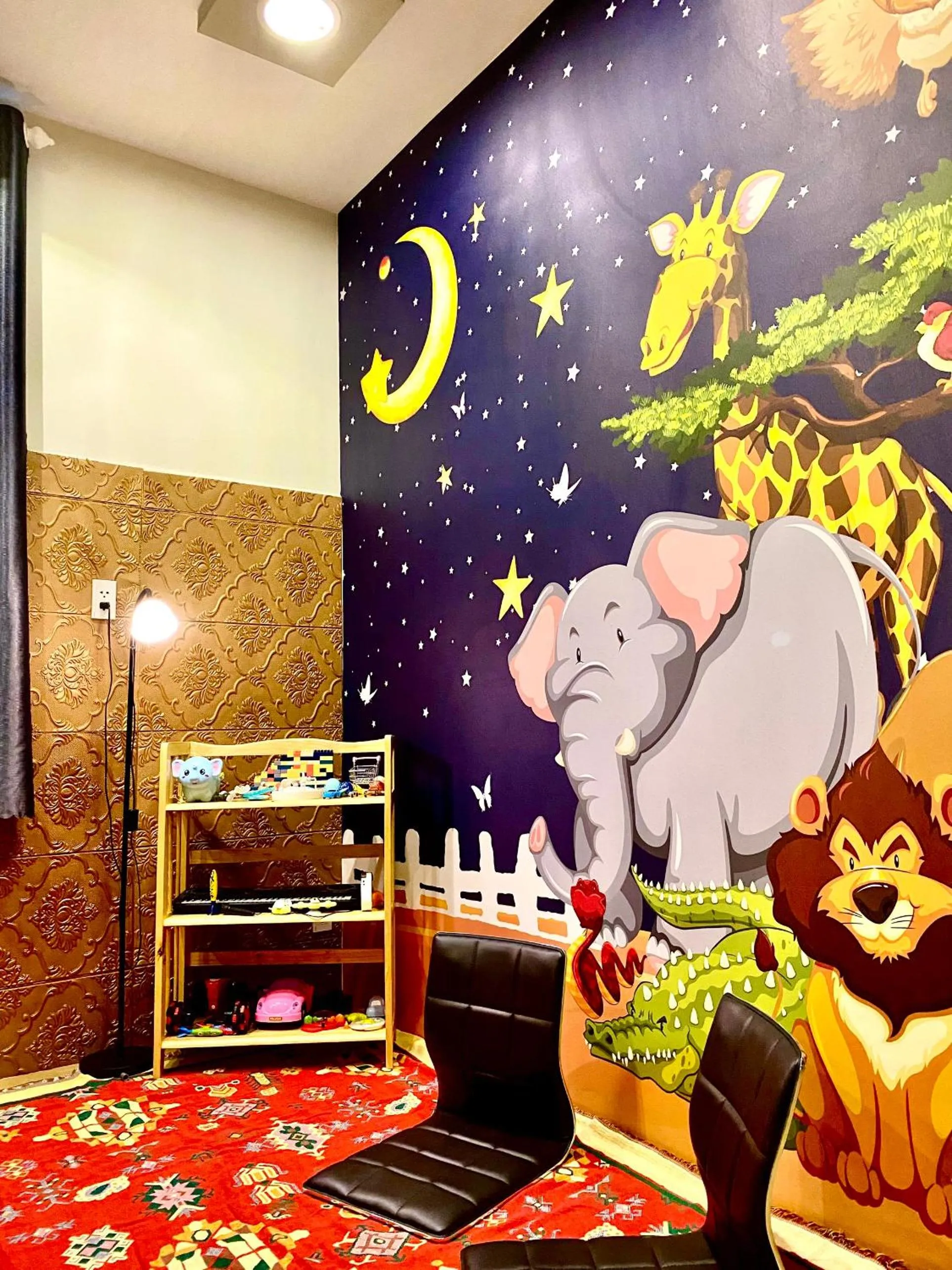 Seating area in De Vivre Homestay Măng Đen