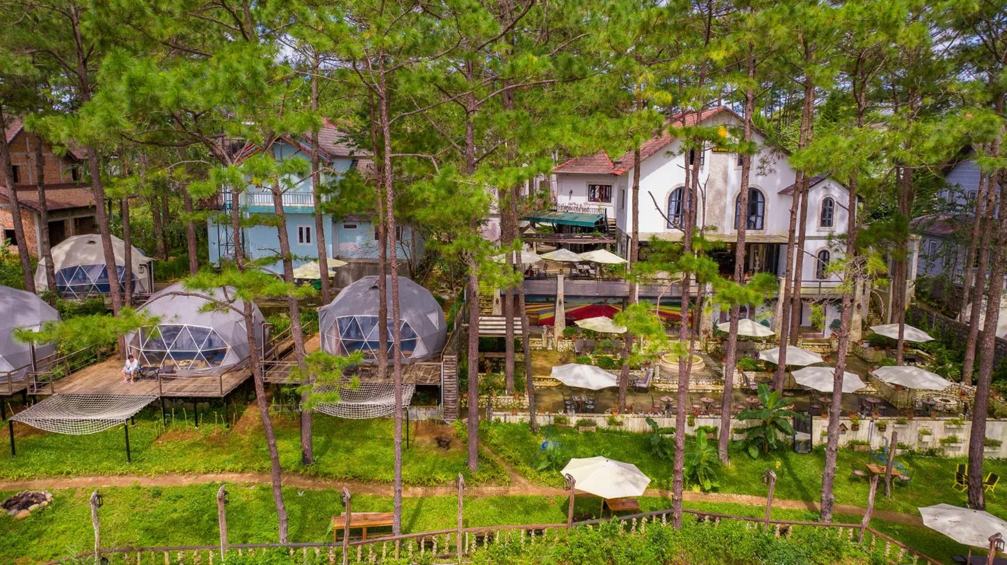 Property building in De Vivre Homestay Măng Đen