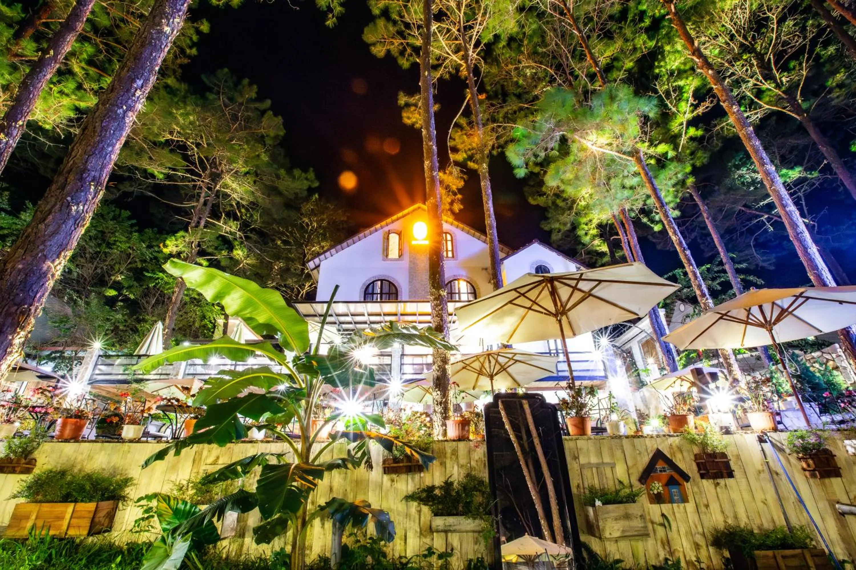 Decorative detail in De Vivre Homestay Măng Đen