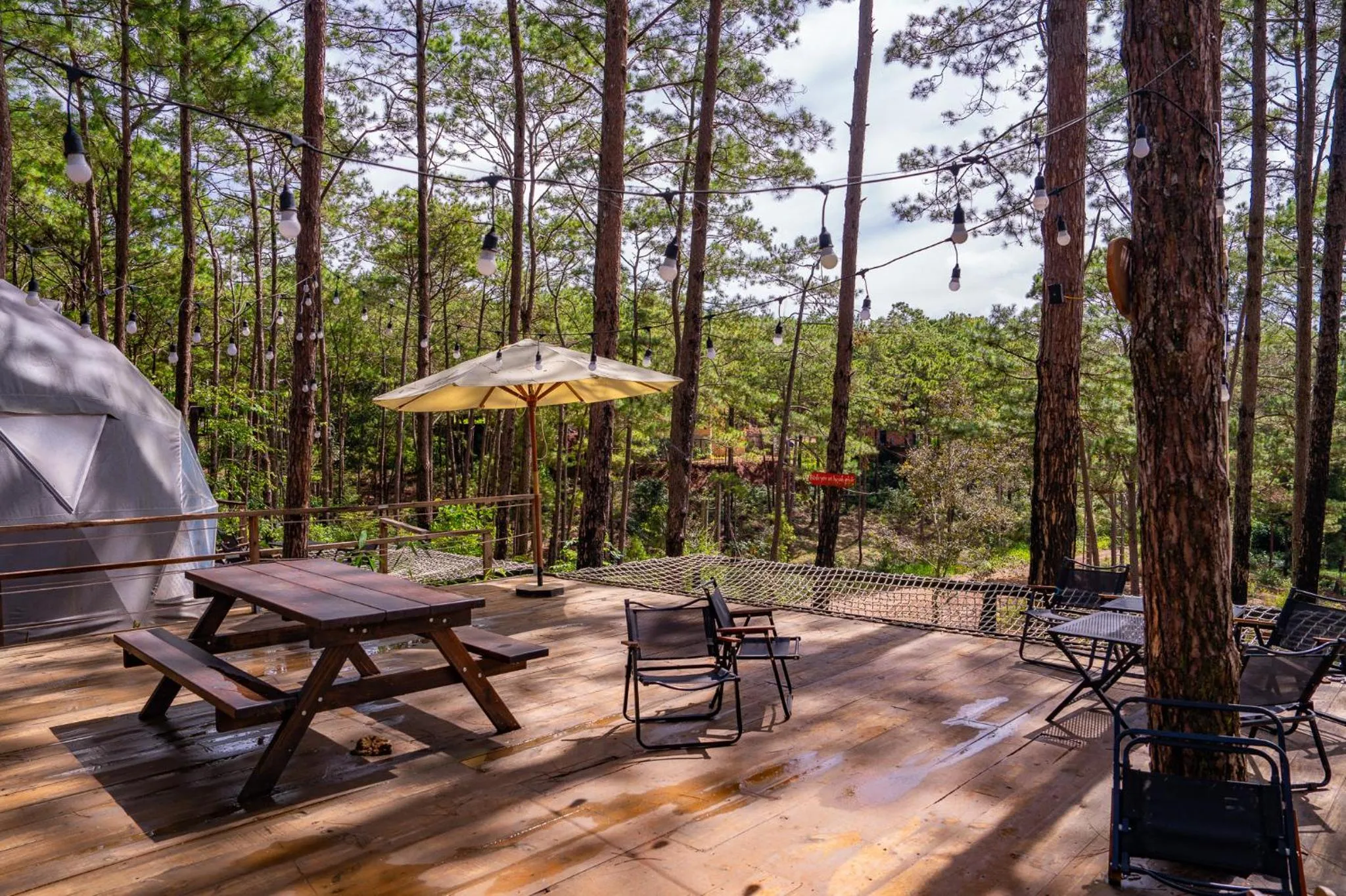 Patio in De Vivre Homestay Măng Đen