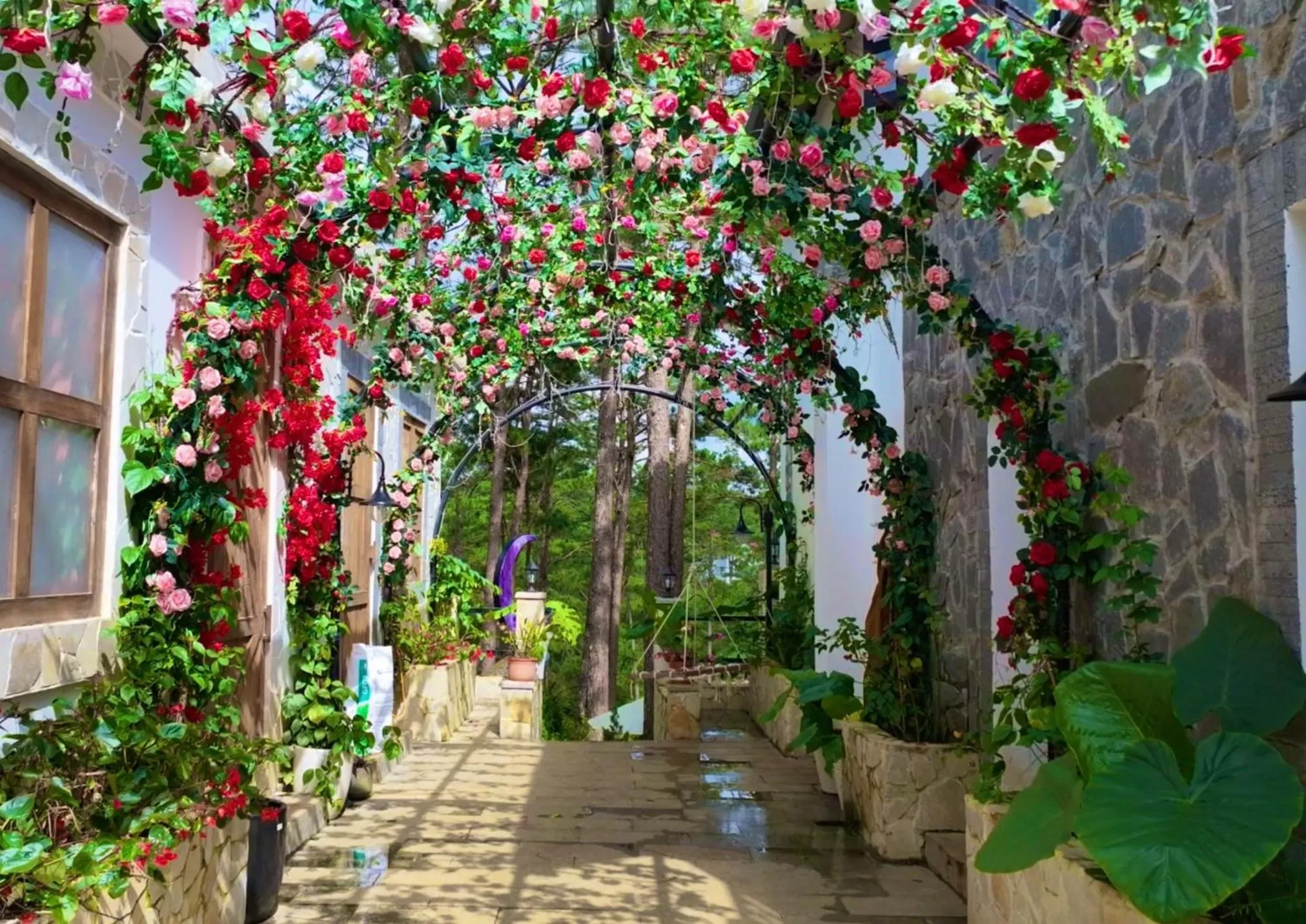 Decorative detail in De Vivre Homestay Măng Đen