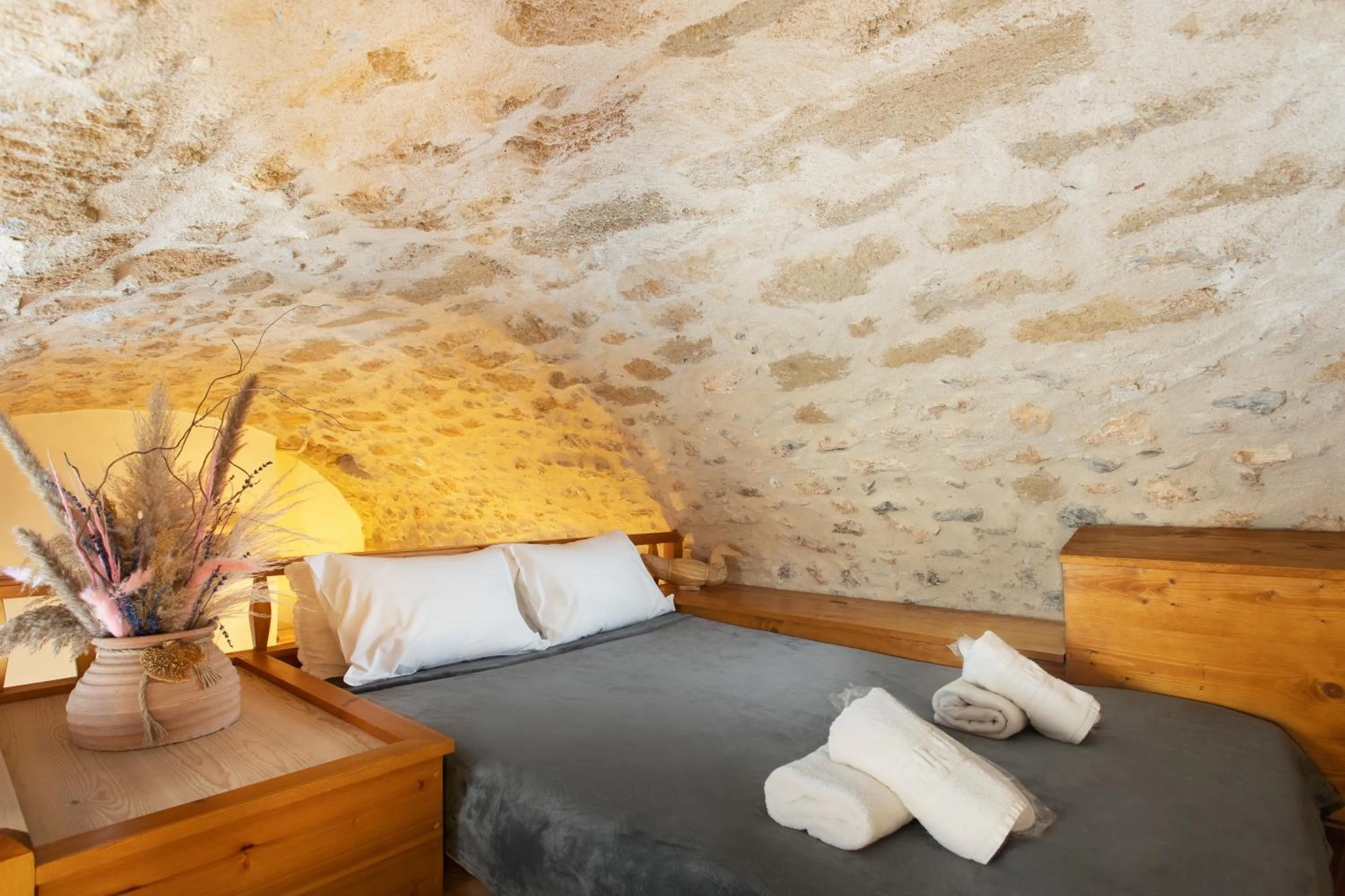 Bed in Dorovinis Monemvasia Castlehouses