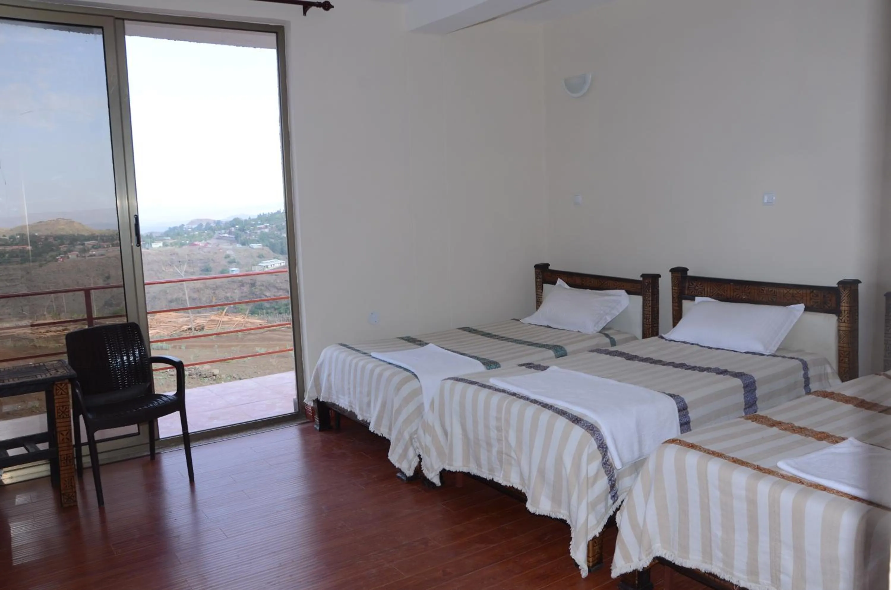 Guests, Bed in Zan-Seyoum Hotel - Lalibela