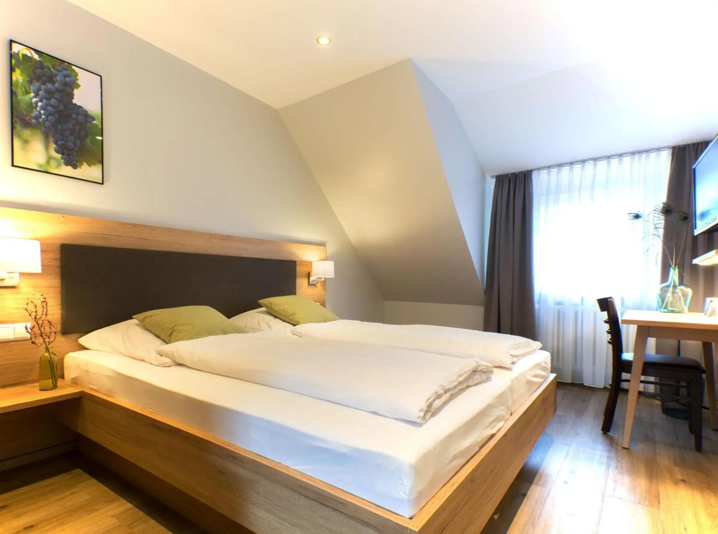 Queen Room - single occupancy in Appartements 'In Vino Veritas' Queen Room - single occupancy in Appartements 'In Vino Veritas'