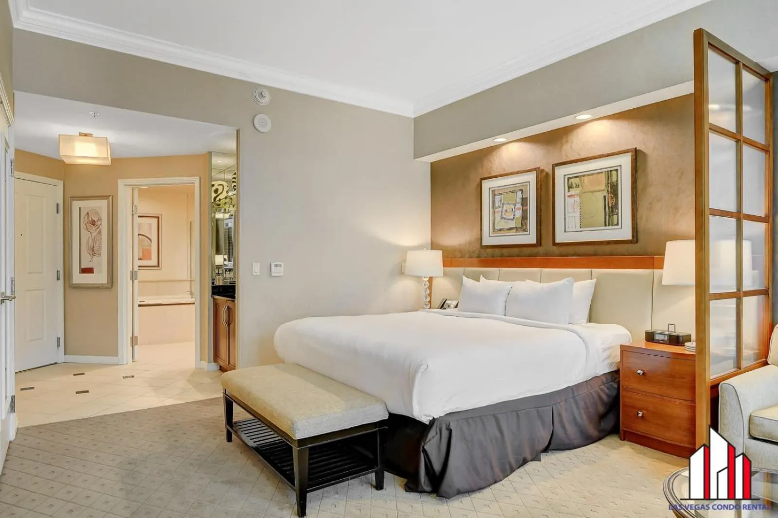 Bed in Signature 2Br3Ba F1 View Balcony Ste 34-819 and 21