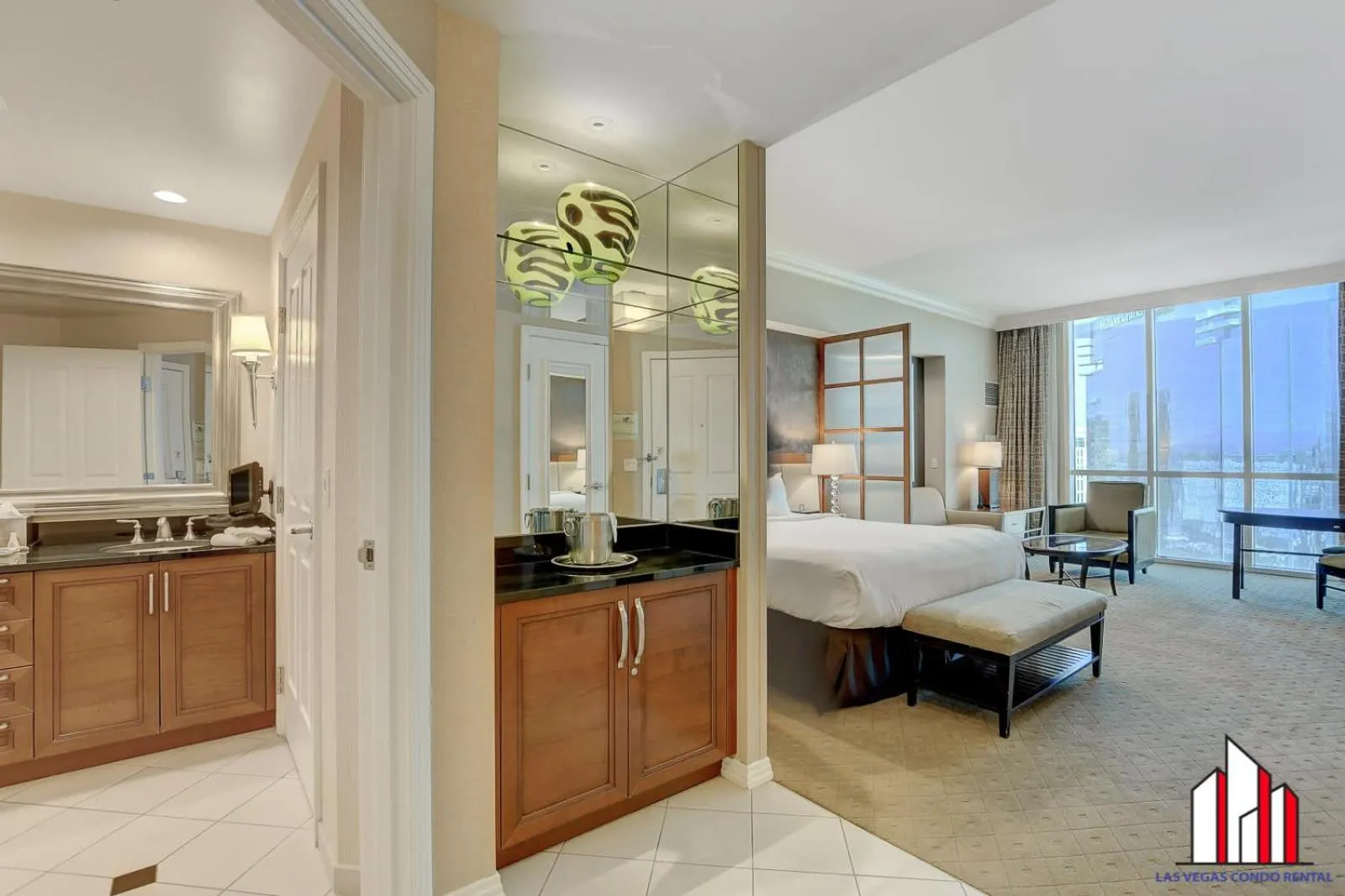 Bed in Signature 2Br3Ba F1 View Balcony Ste 34-819 and 21