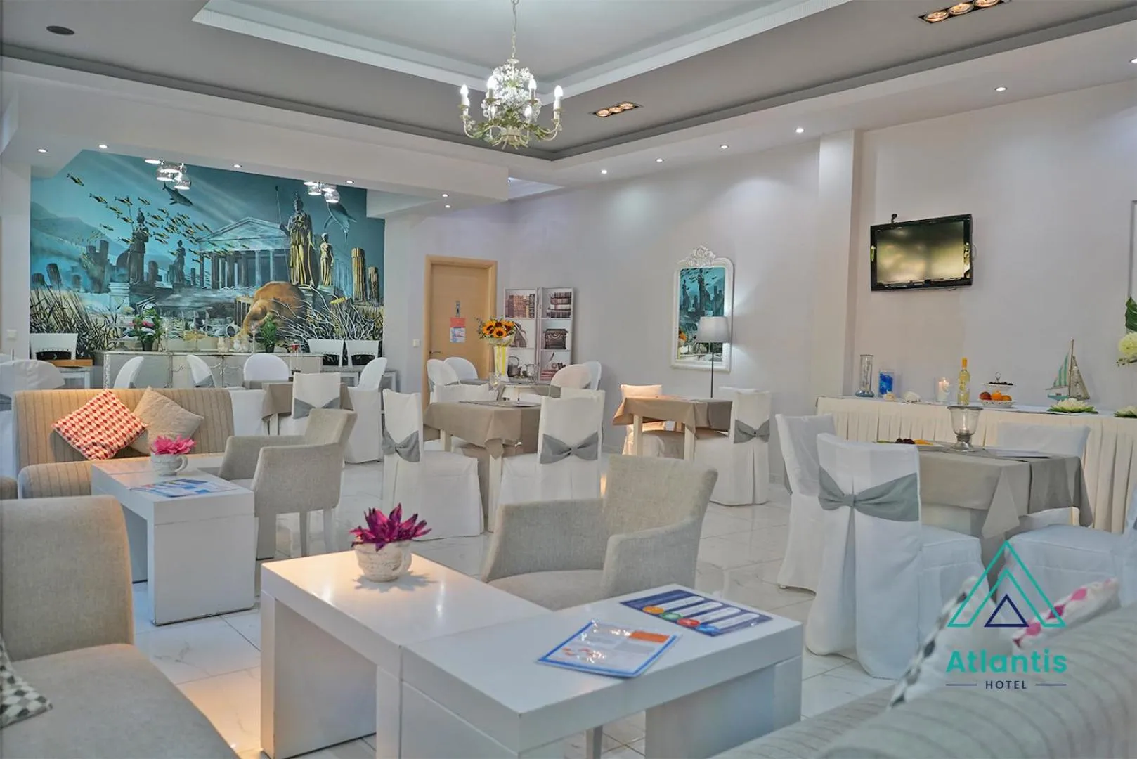 Communal lounge/ TV room in Hotel Atlantis