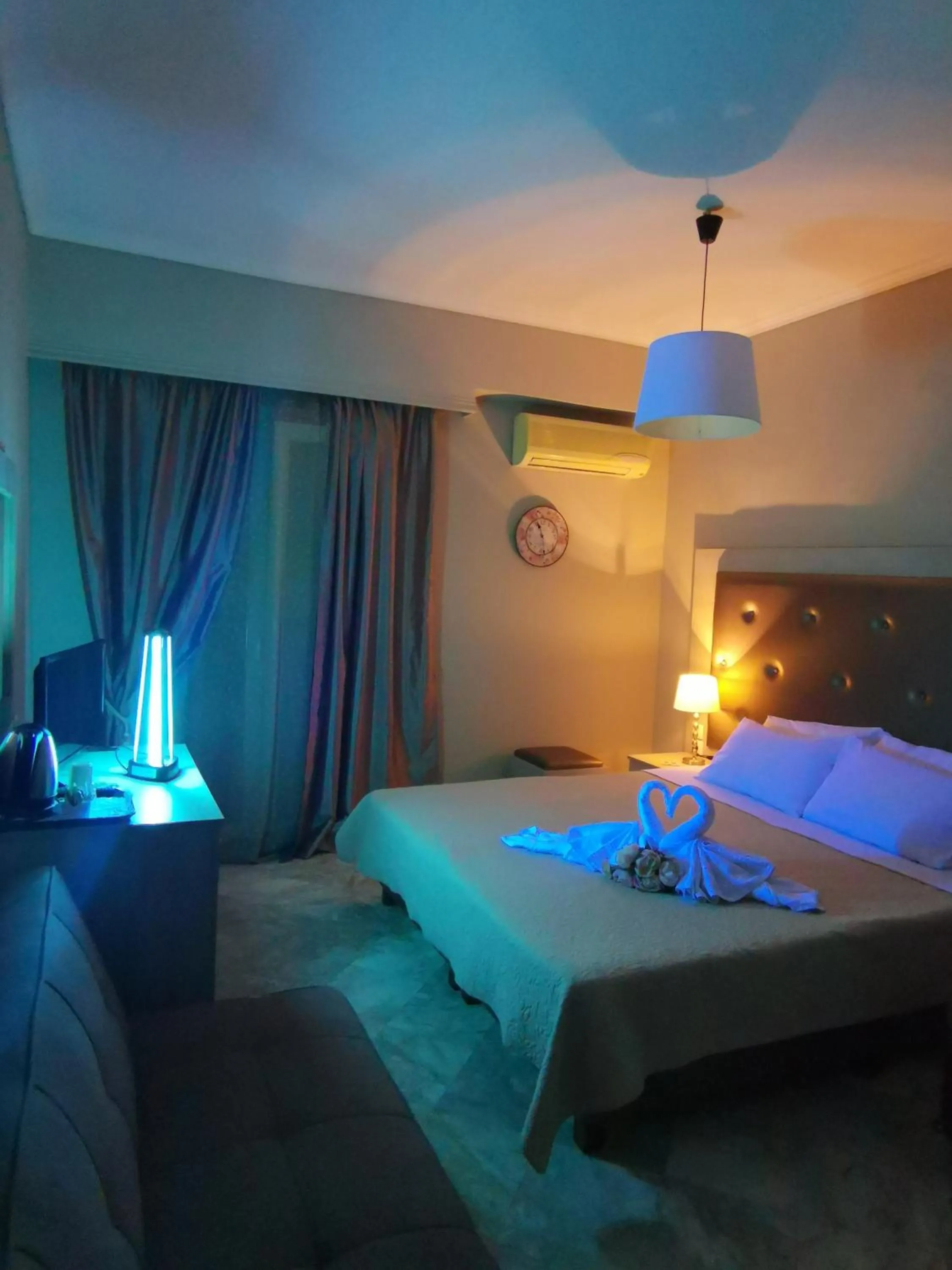 Bedroom, Bed in Hotel Atlantis