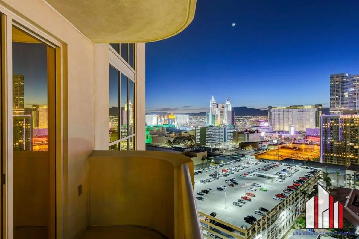 Signature 2Br3Ba F1 View Balcony Ste 21-701 and 03