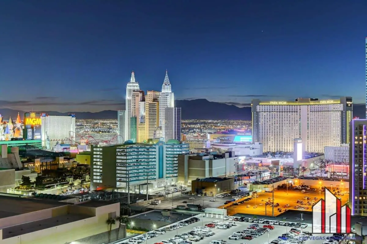 Signature 2Br3Ba F1 View Balcony Ste 21-701 and 03