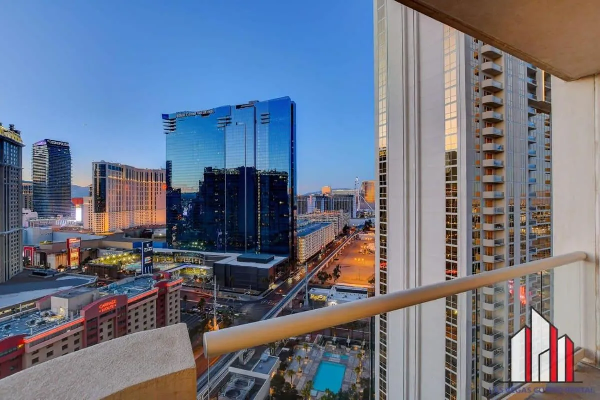 Signature 2Br3Ba F1 View Balcony Ste 21-701 and 03