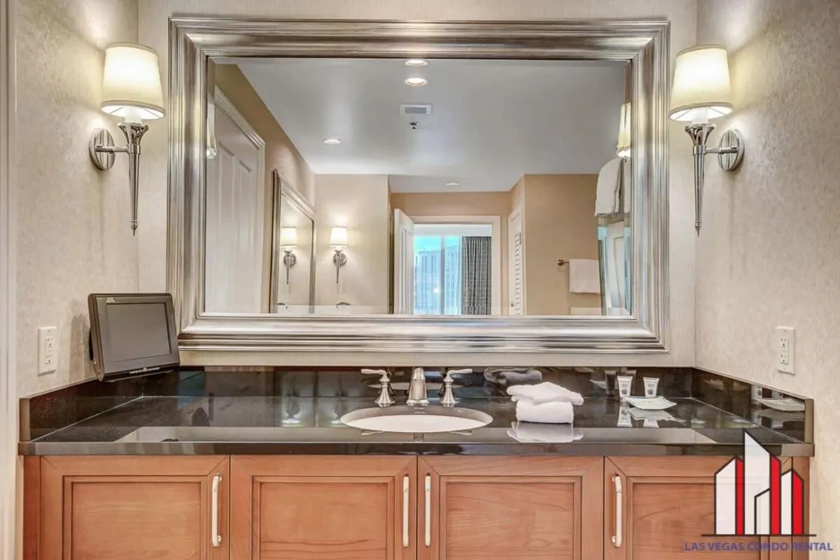 Signature 2Br3Ba F1 View Balcony Ste 21-701 and 03