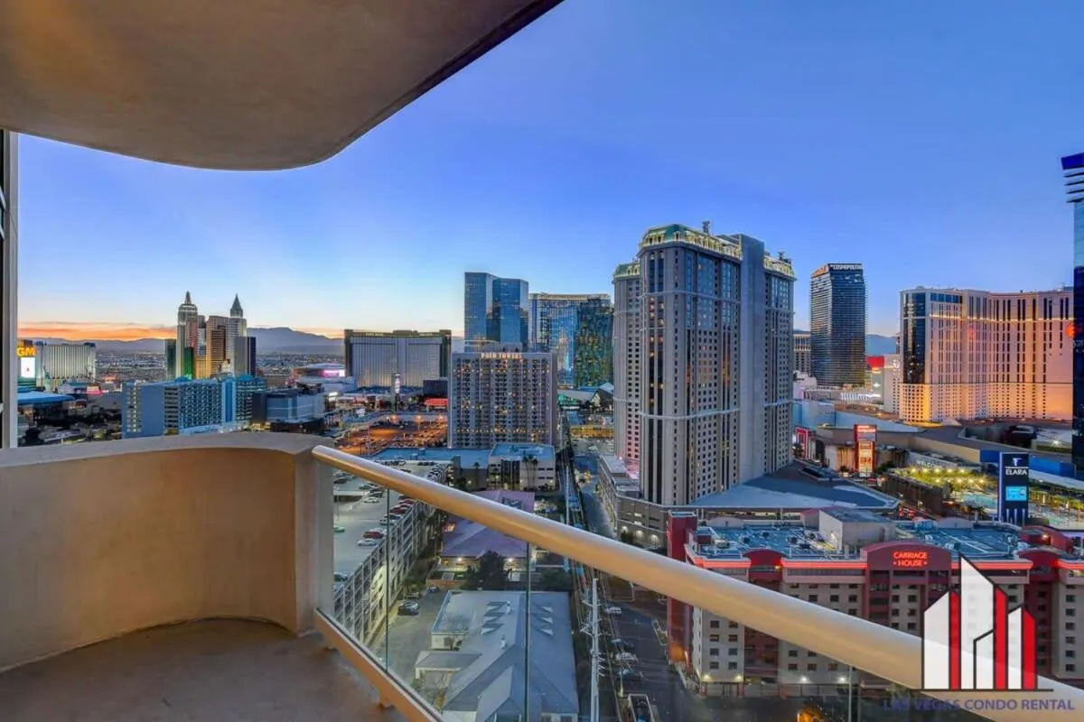 Signature 2Br3Ba F1 View Balcony Ste 21-701 and 03