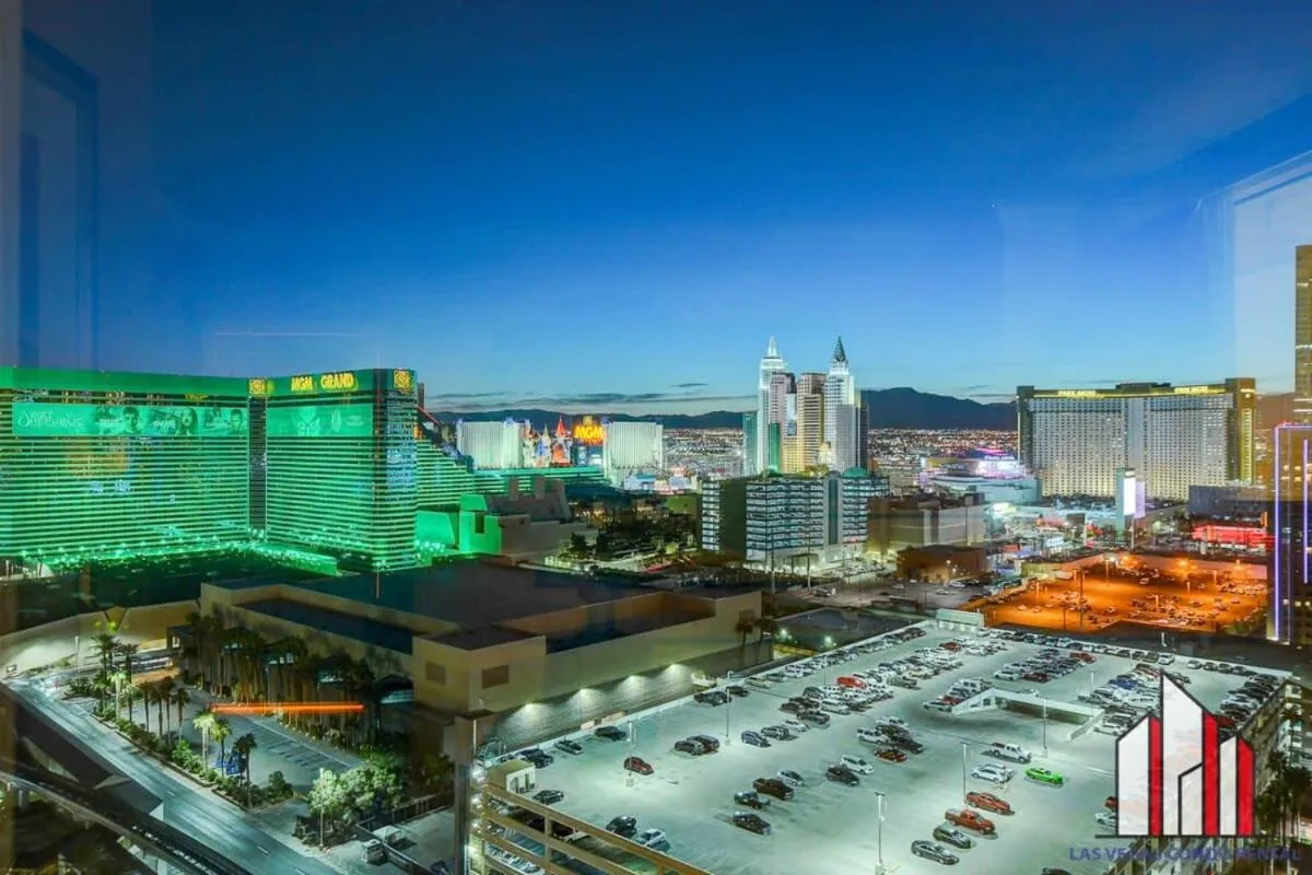 Signature 2Br3Ba F1 View Balcony Ste 21-701 and 03