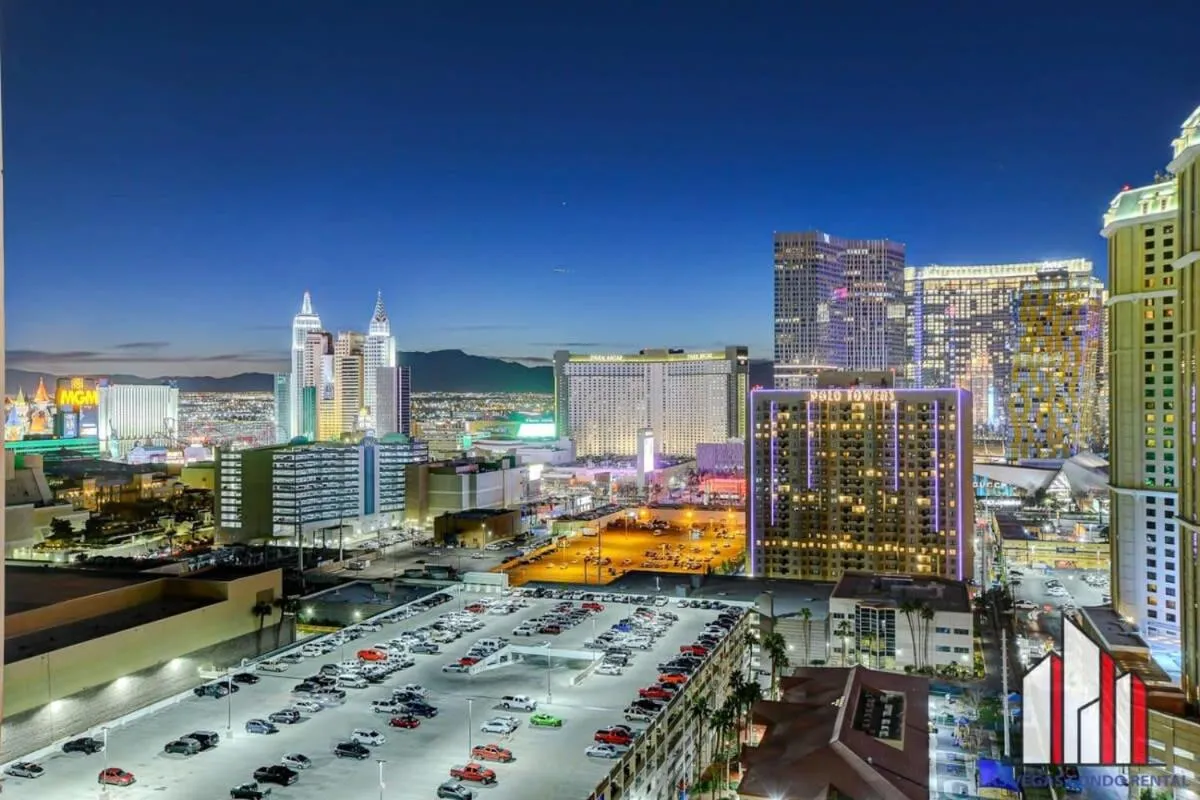 Signature 2Br3Ba F1 View Balcony Ste 21-701 and 03