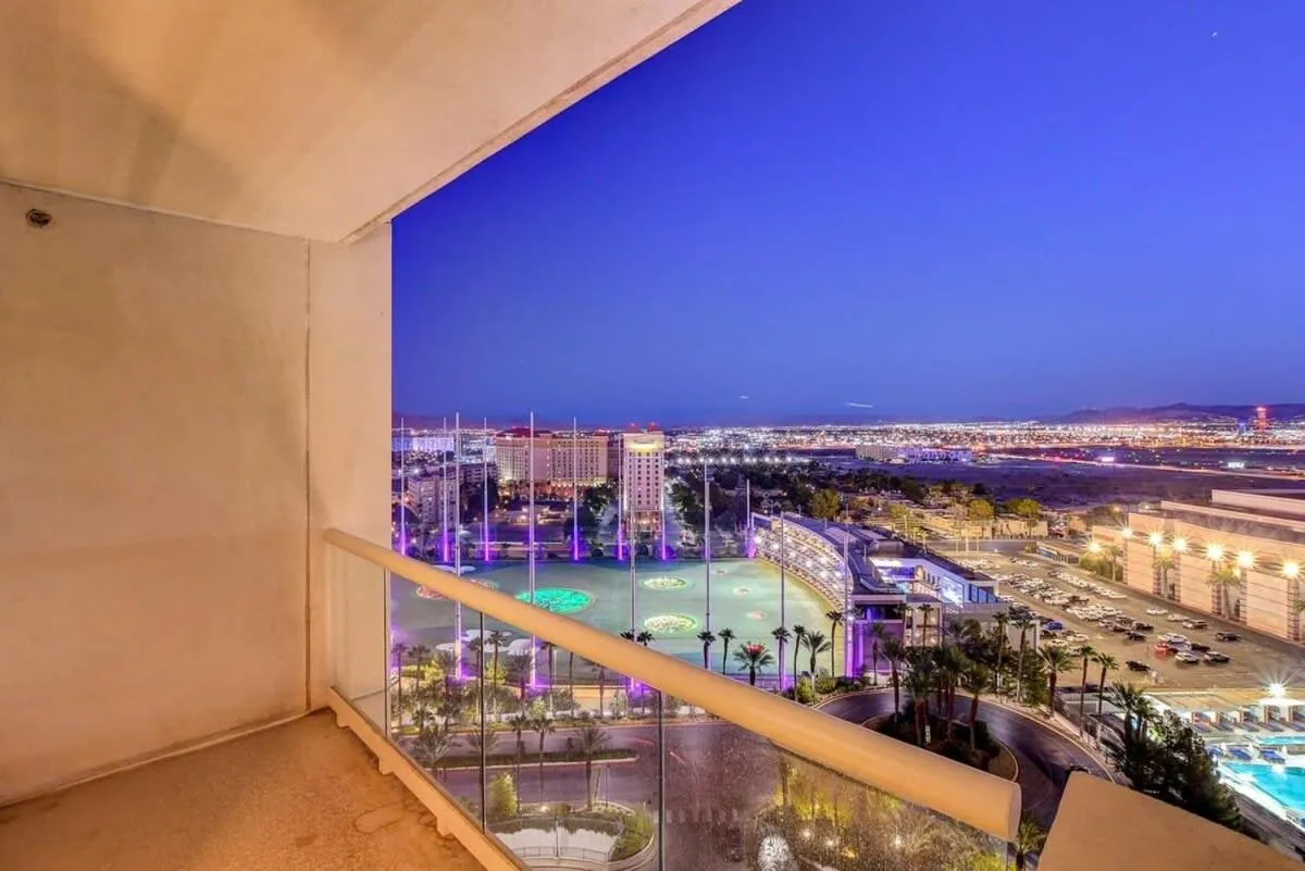 Signature 2Br3Ba balcony combo units 16-702 and 04