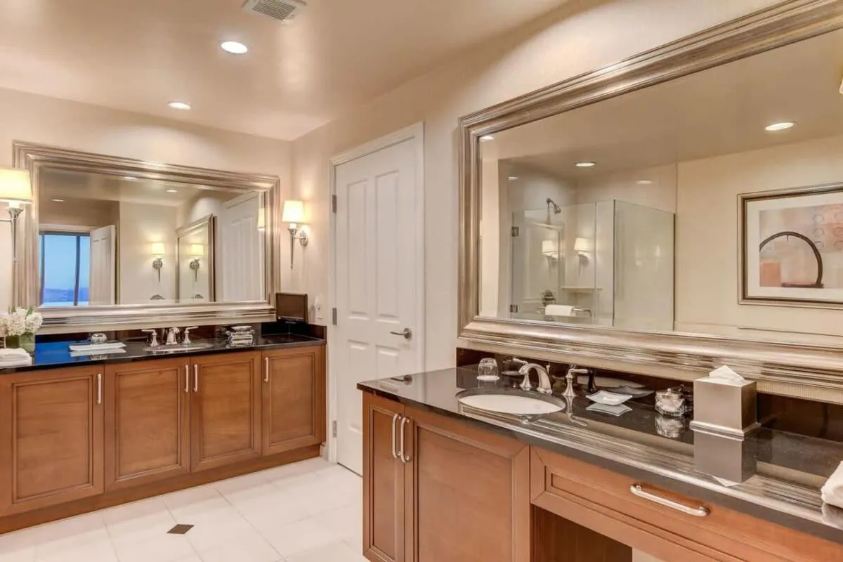 Signature 2Br3Ba balcony combo units 16-702 and 04